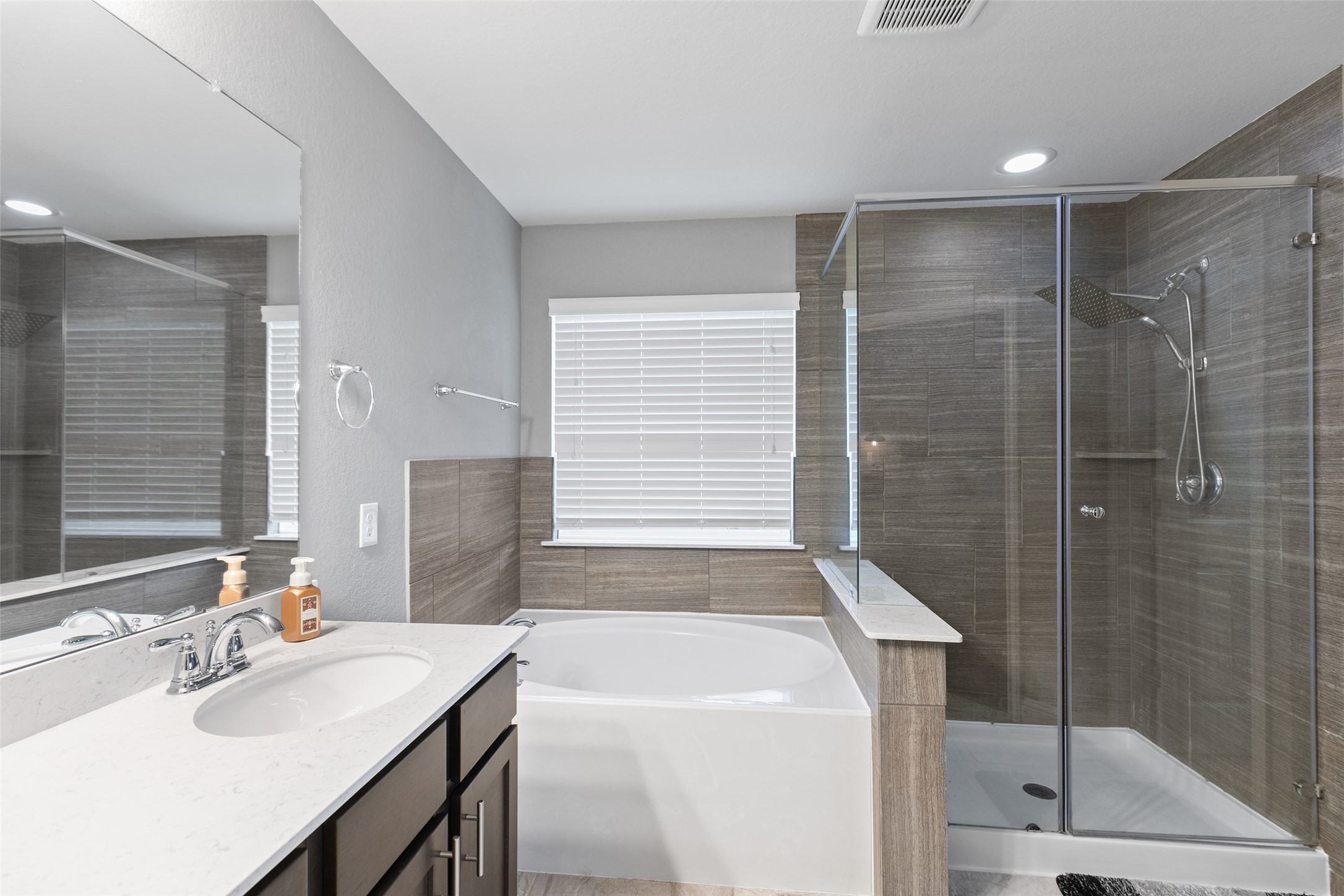 9711 Stratton Ridge Drive Property Photo 24