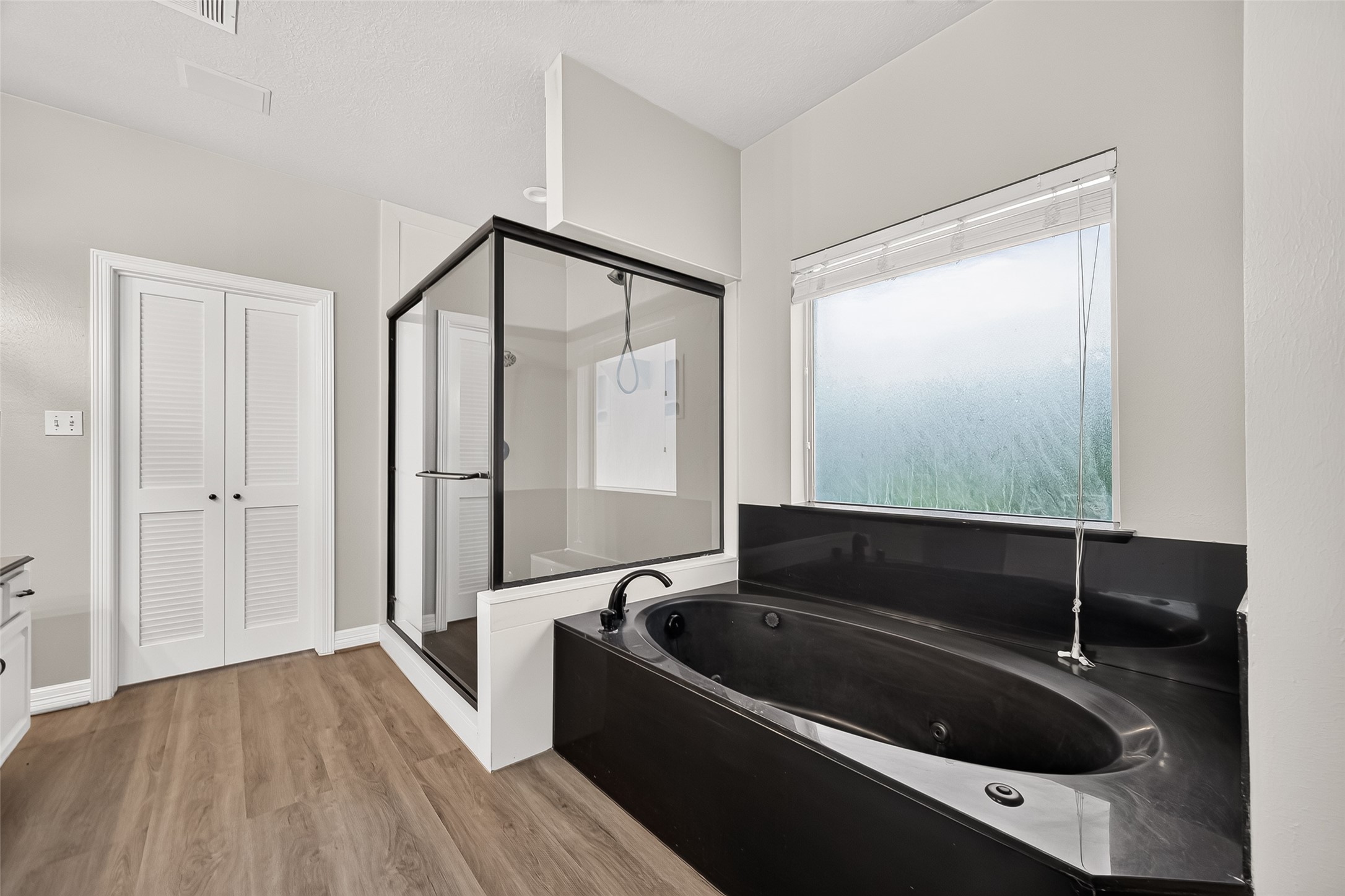 14303 Reissen Lane Property Photo 37
