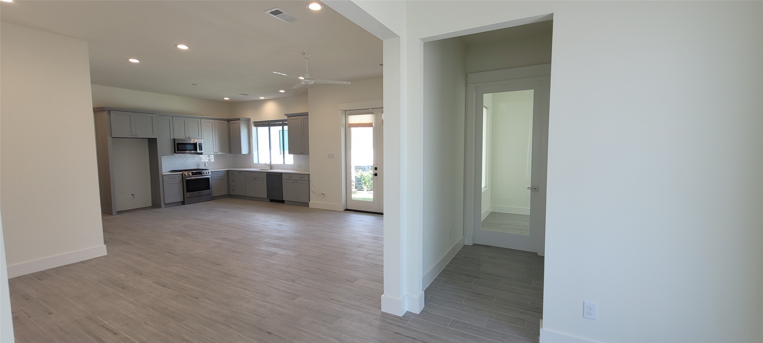 10319 Mandarin Lane Way Property Photo 3