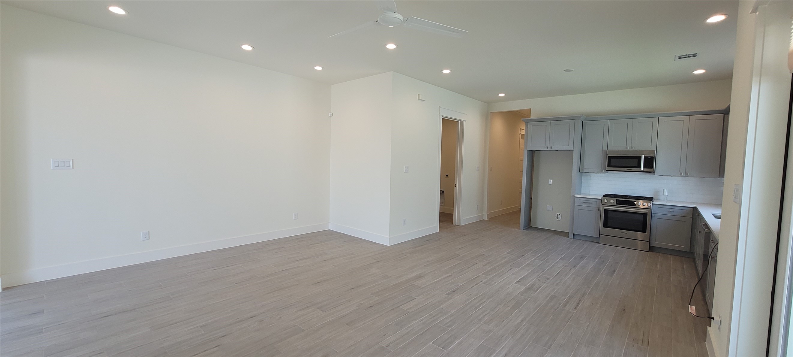 10319 Mandarin Lane Way Property Photo 8