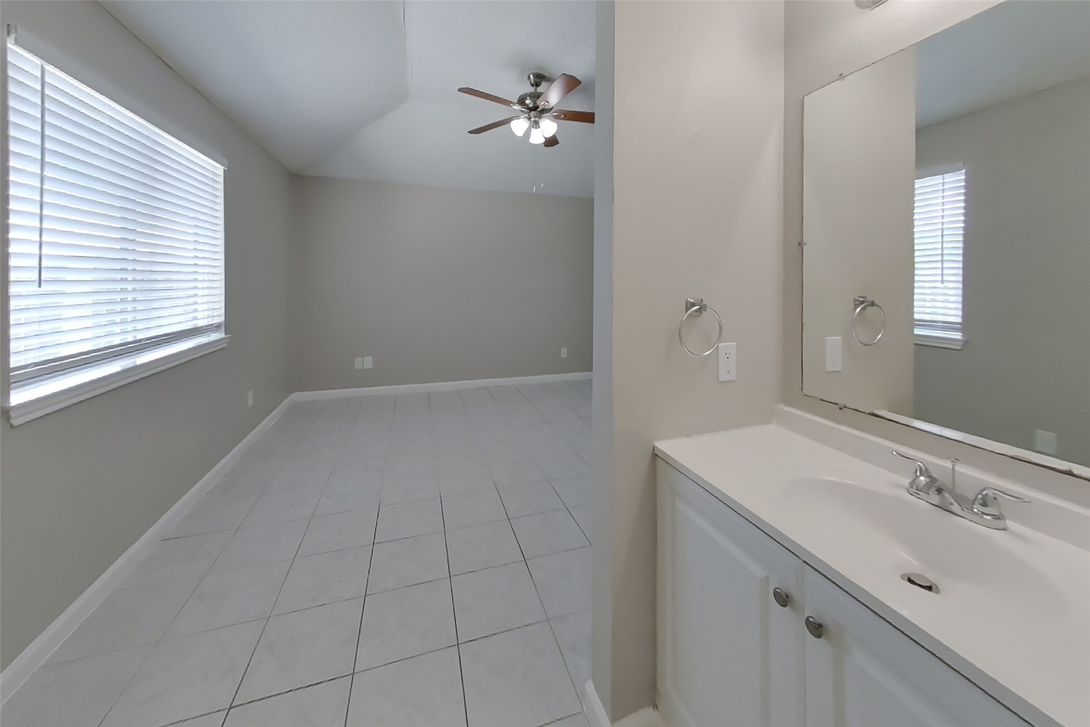 3446 Edgecreek Drive Property Photo 9