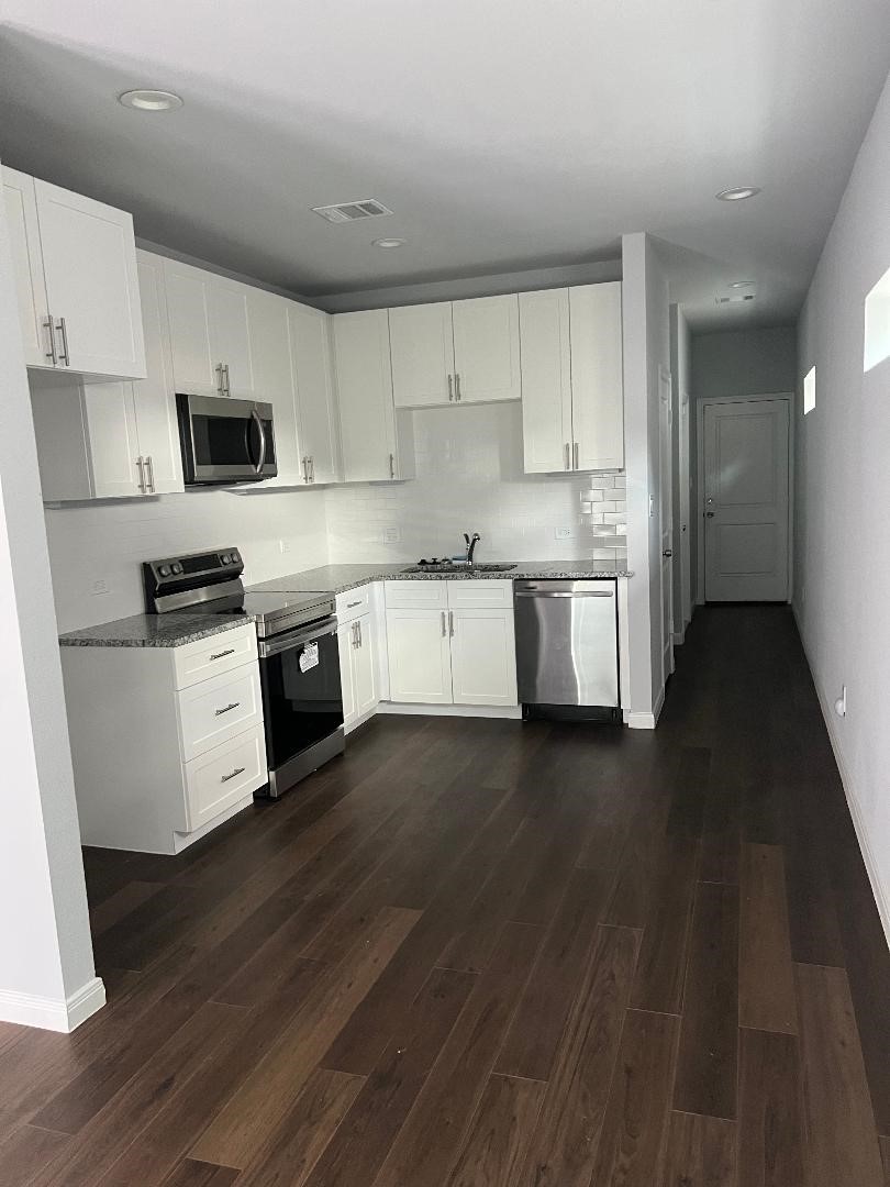 18819 Luminescent Lane Property Photo 2