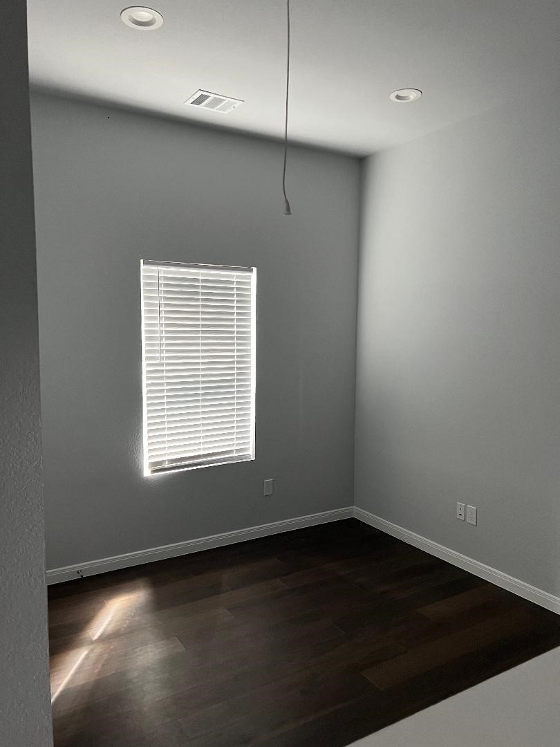 18819 Luminescent Lane Property Photo 5