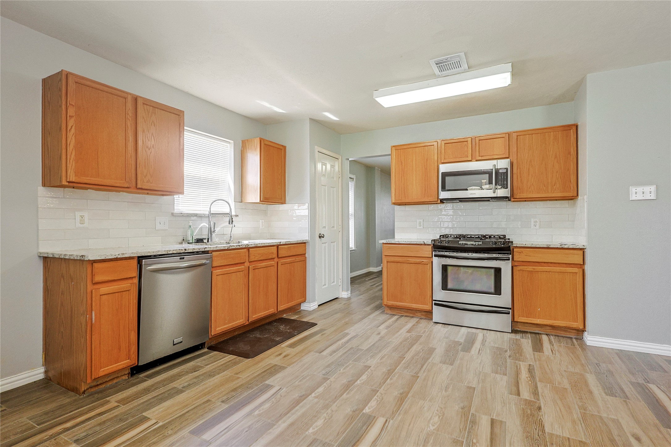 3202 Starbridge Park Lane Property Photo 9