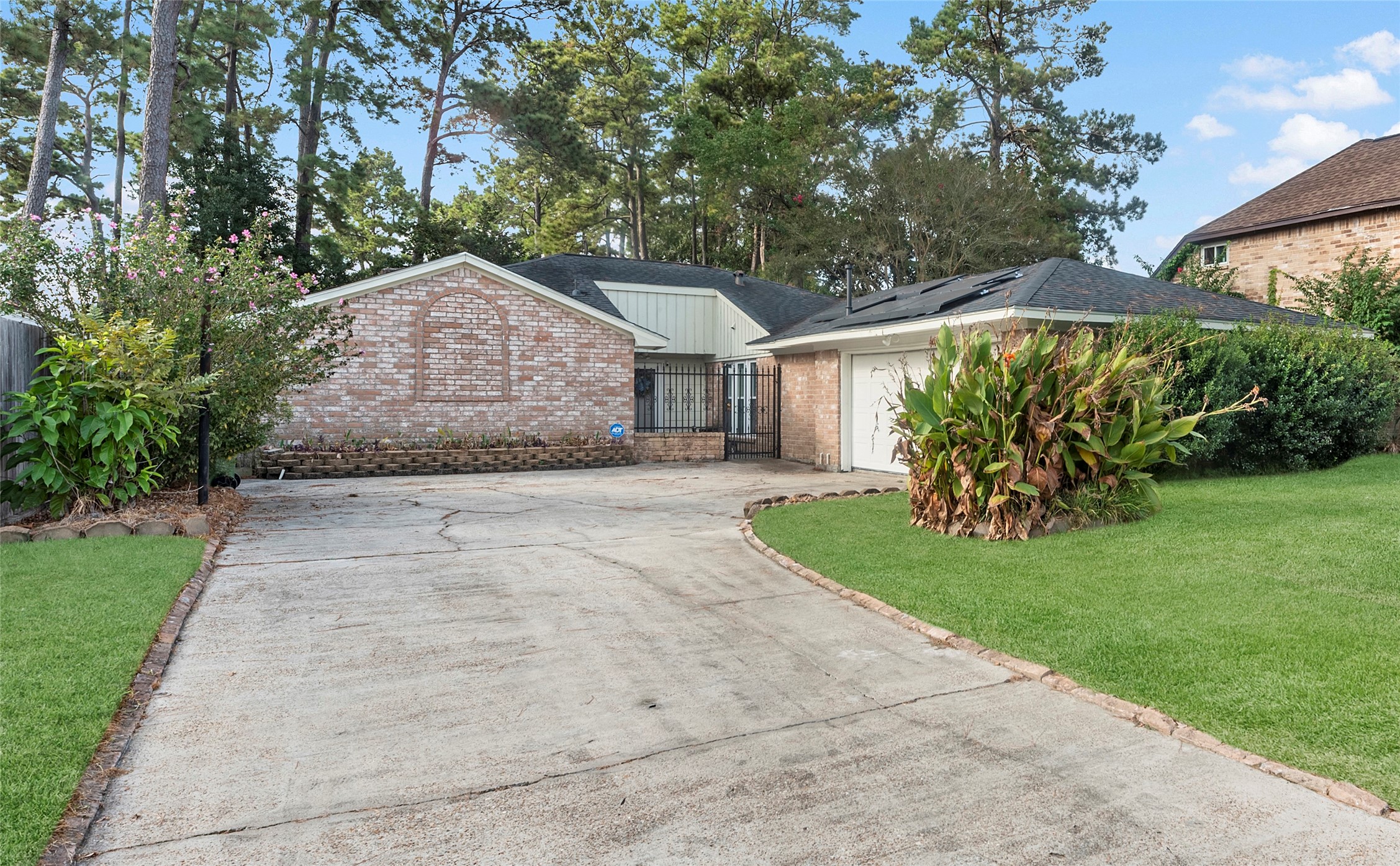 7518 Pin Oak Drive Property Photo 1