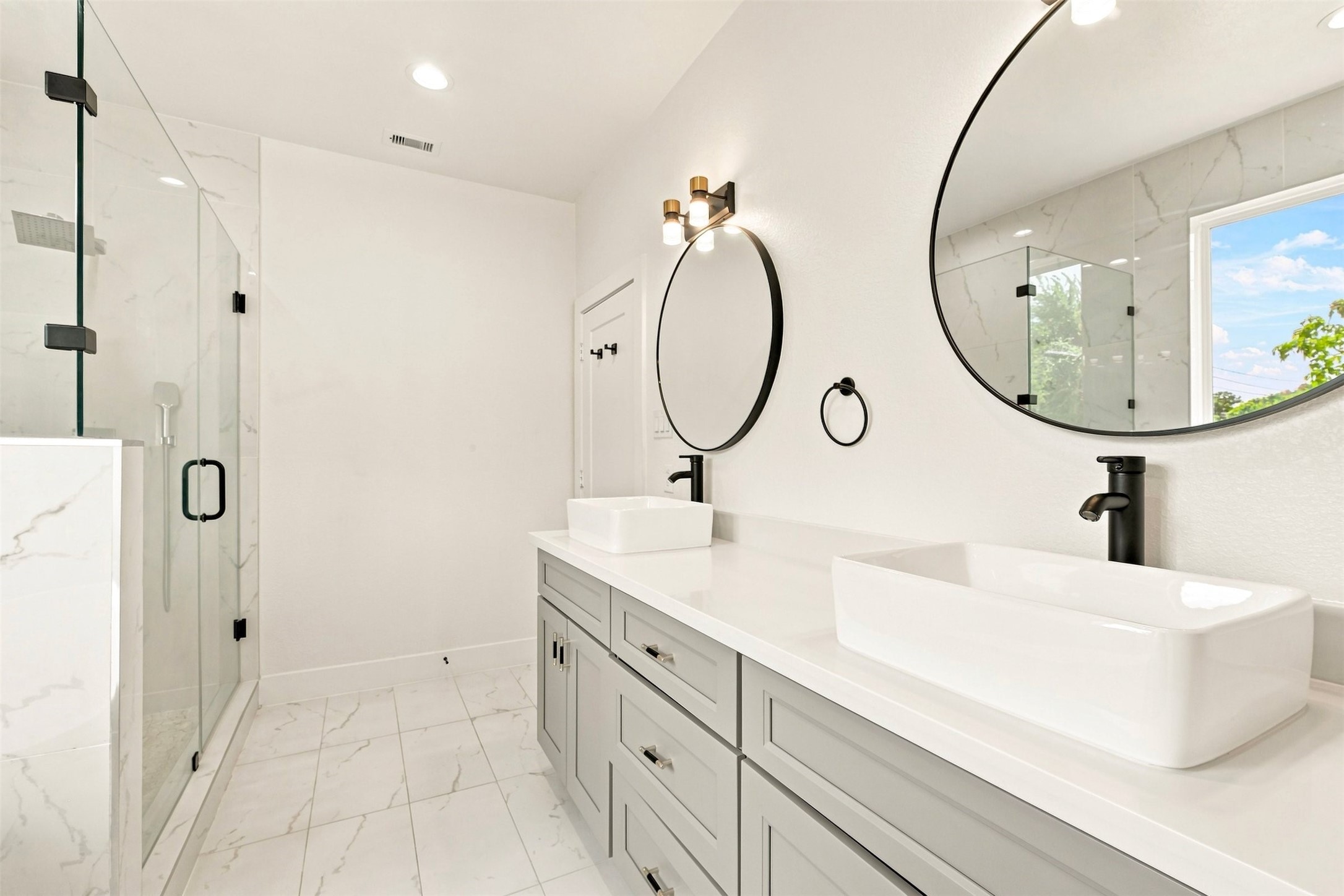 4217 Hare Street B Property Photo 17