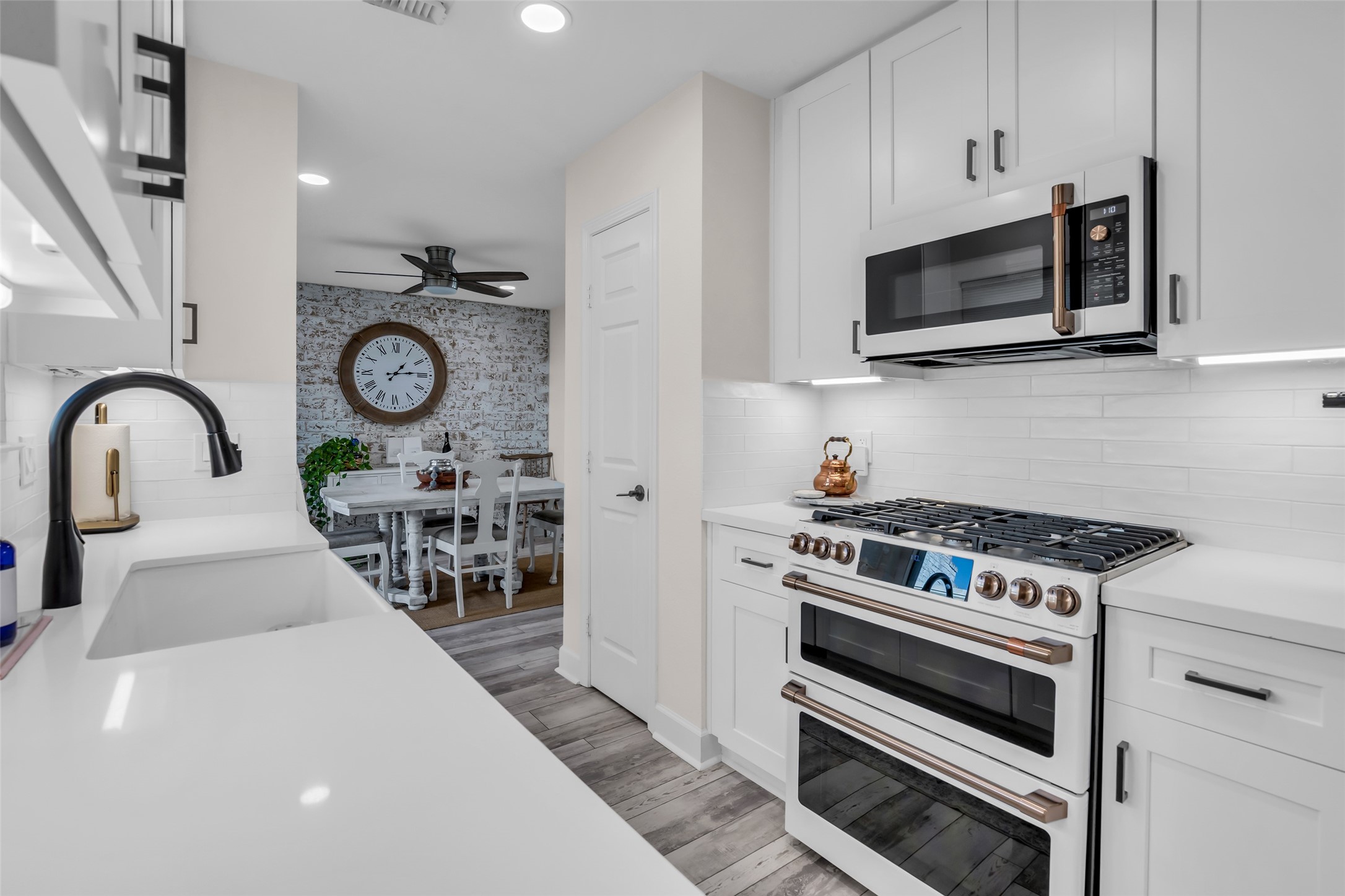1223 Saxony Lane Property Photo 8
