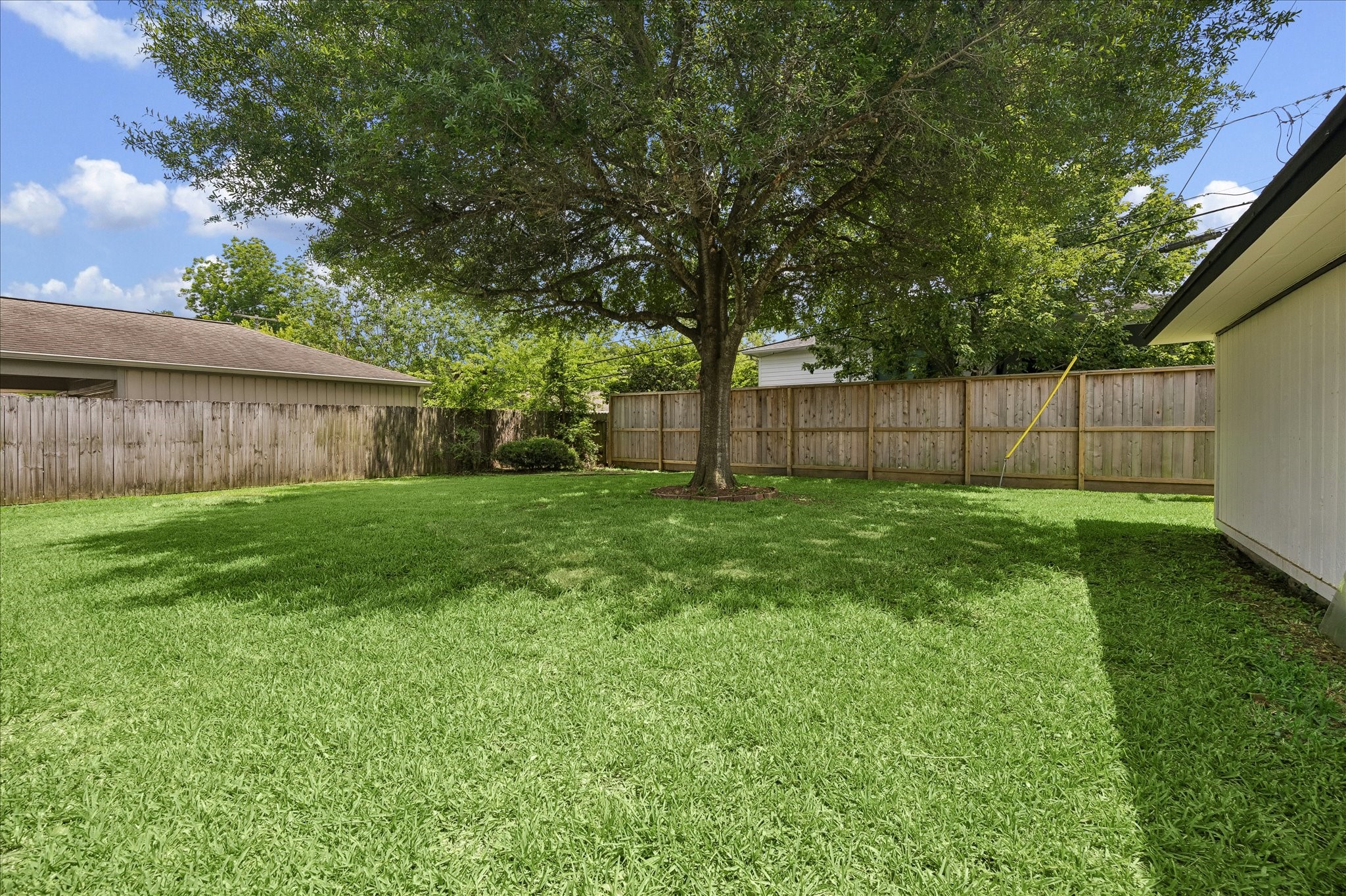 5243 Caversham Drive Property Photo 2