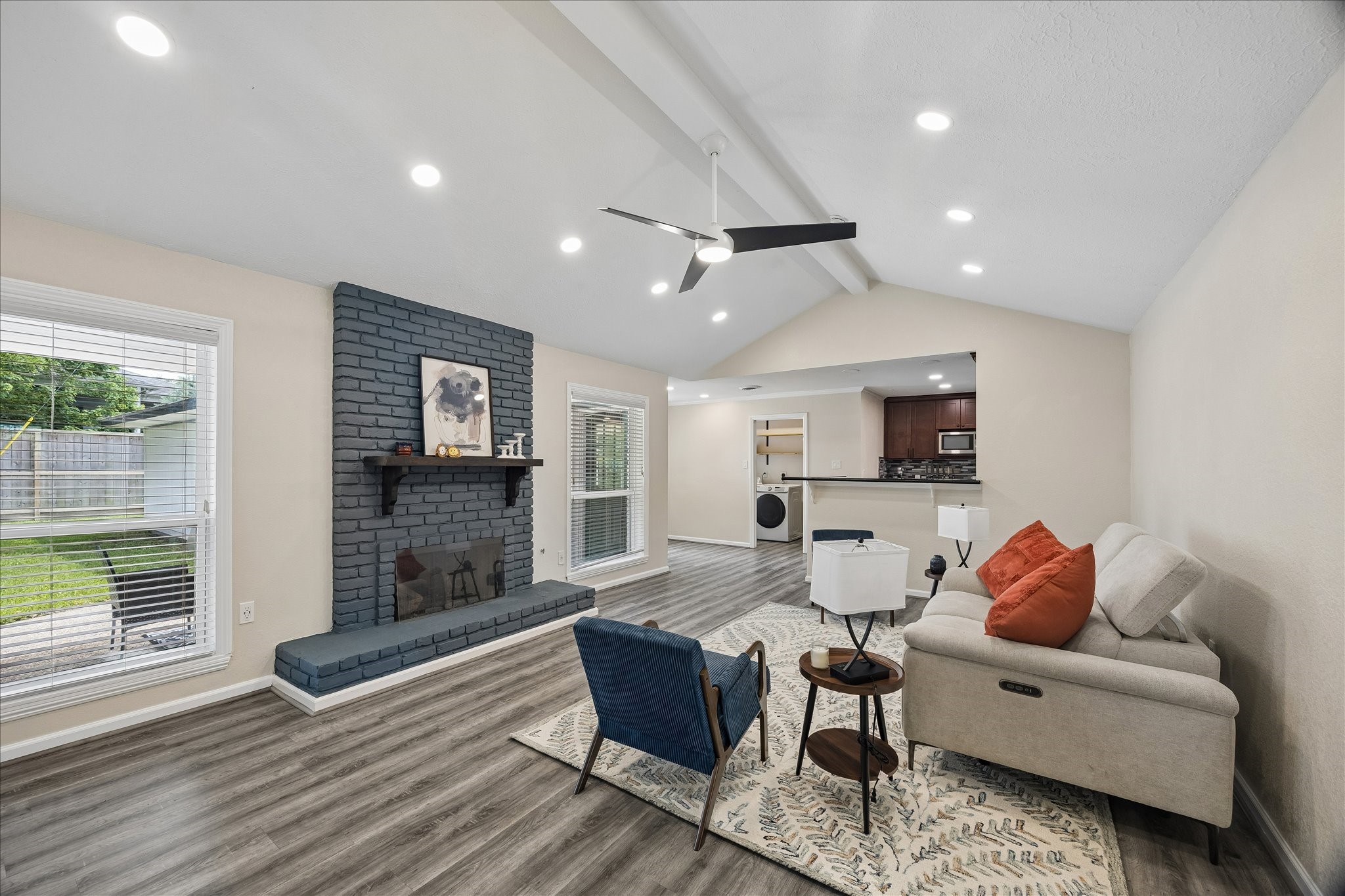 5243 Caversham Drive Property Photo 3