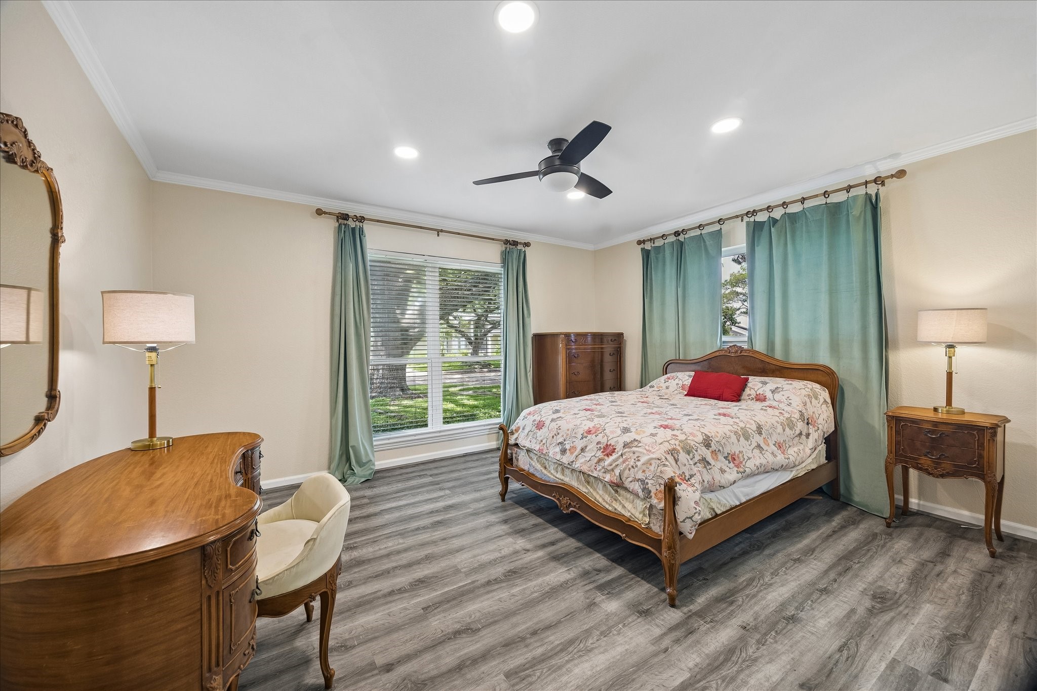 5243 Caversham Drive Property Photo 17