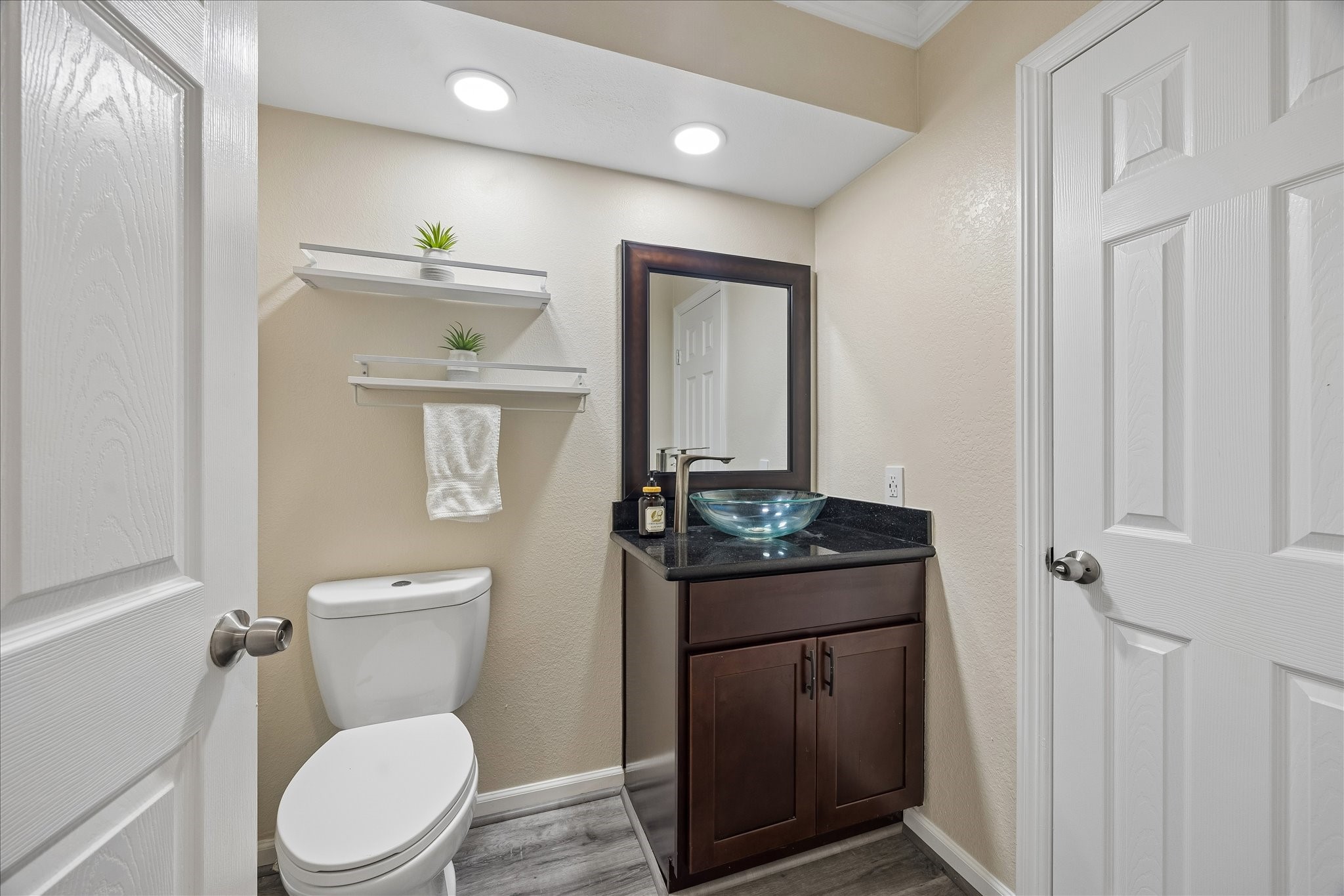 5243 Caversham Drive Property Photo 18