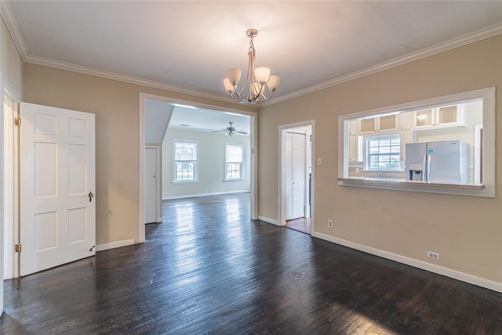 2233 N Macgregor Way Property Photo 4