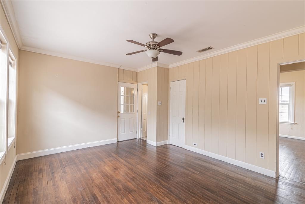 2233 N Macgregor Way Property Photo 5