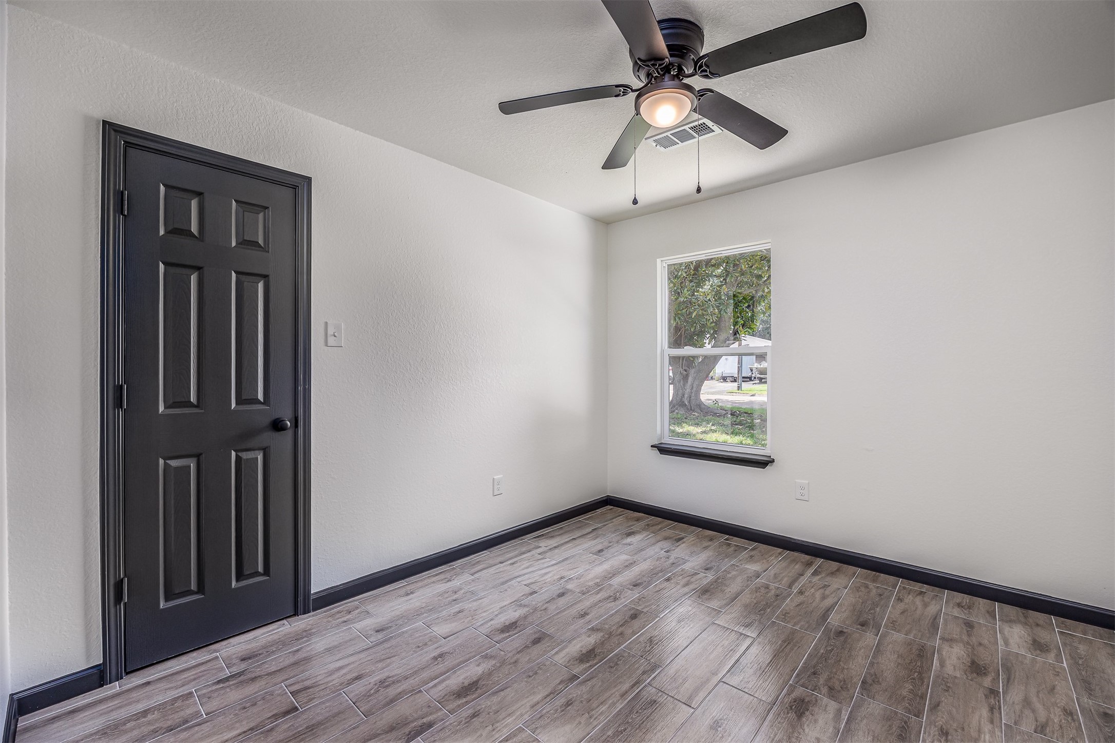 2915 Avenue O Property Photo 19
