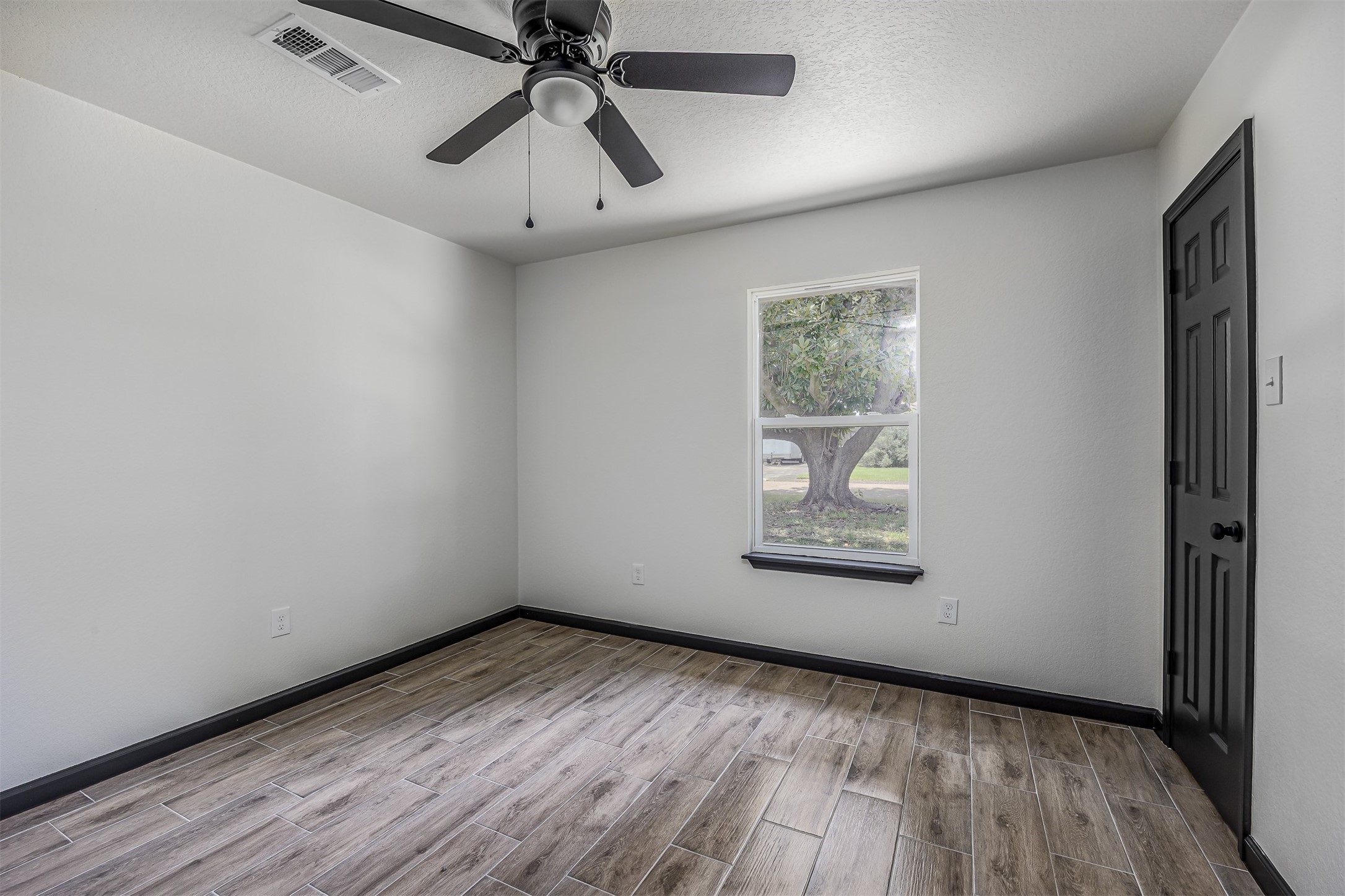 2915 Avenue O Property Photo 23