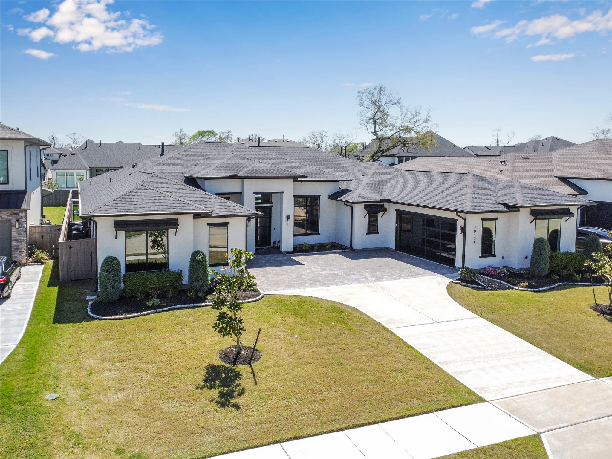 10114 Mariner Oaks Drive Property Photo 4