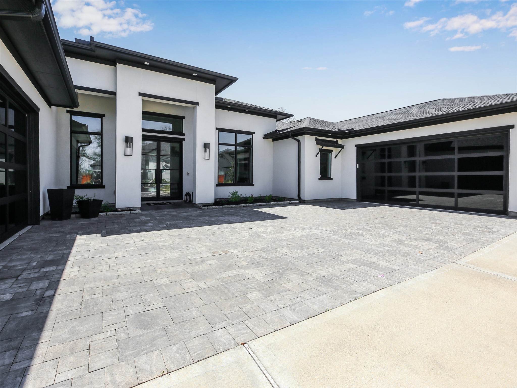10114 Mariner Oaks Drive Property Photo 6