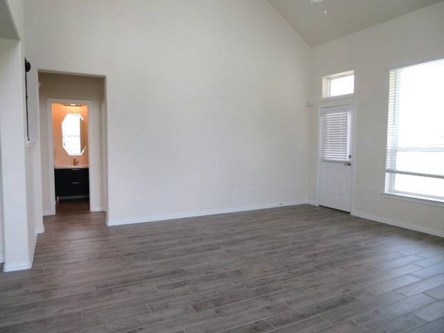 1927 Willow Rock Way Property Photo 6