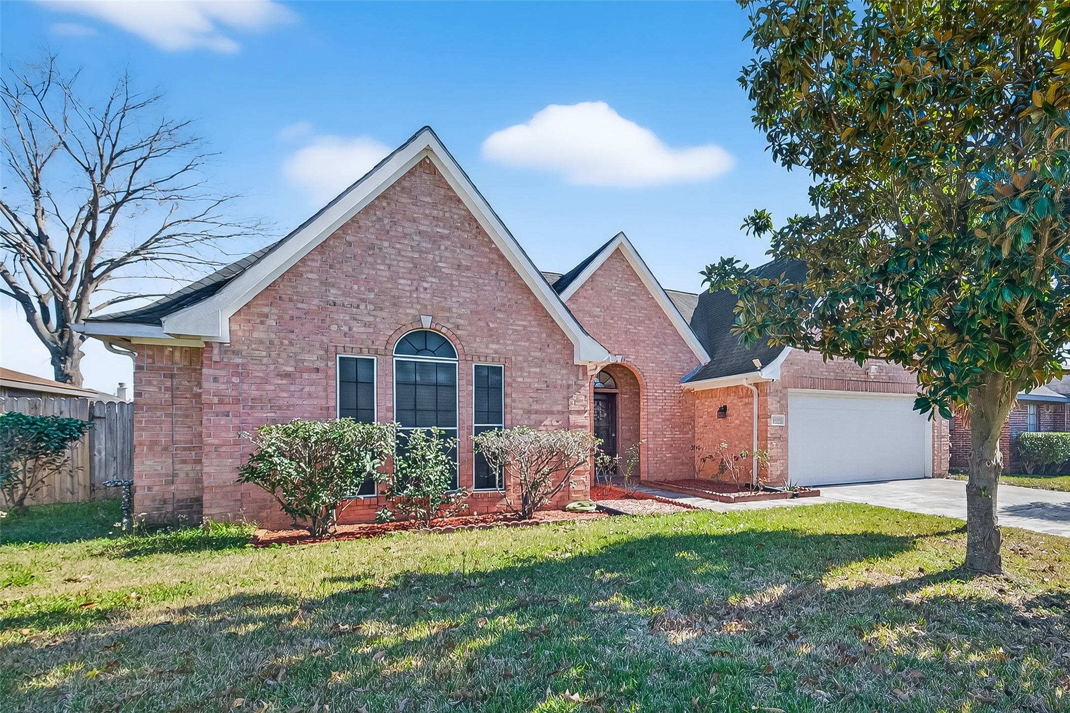 9927 Glenkirk Drive Property Photo 3