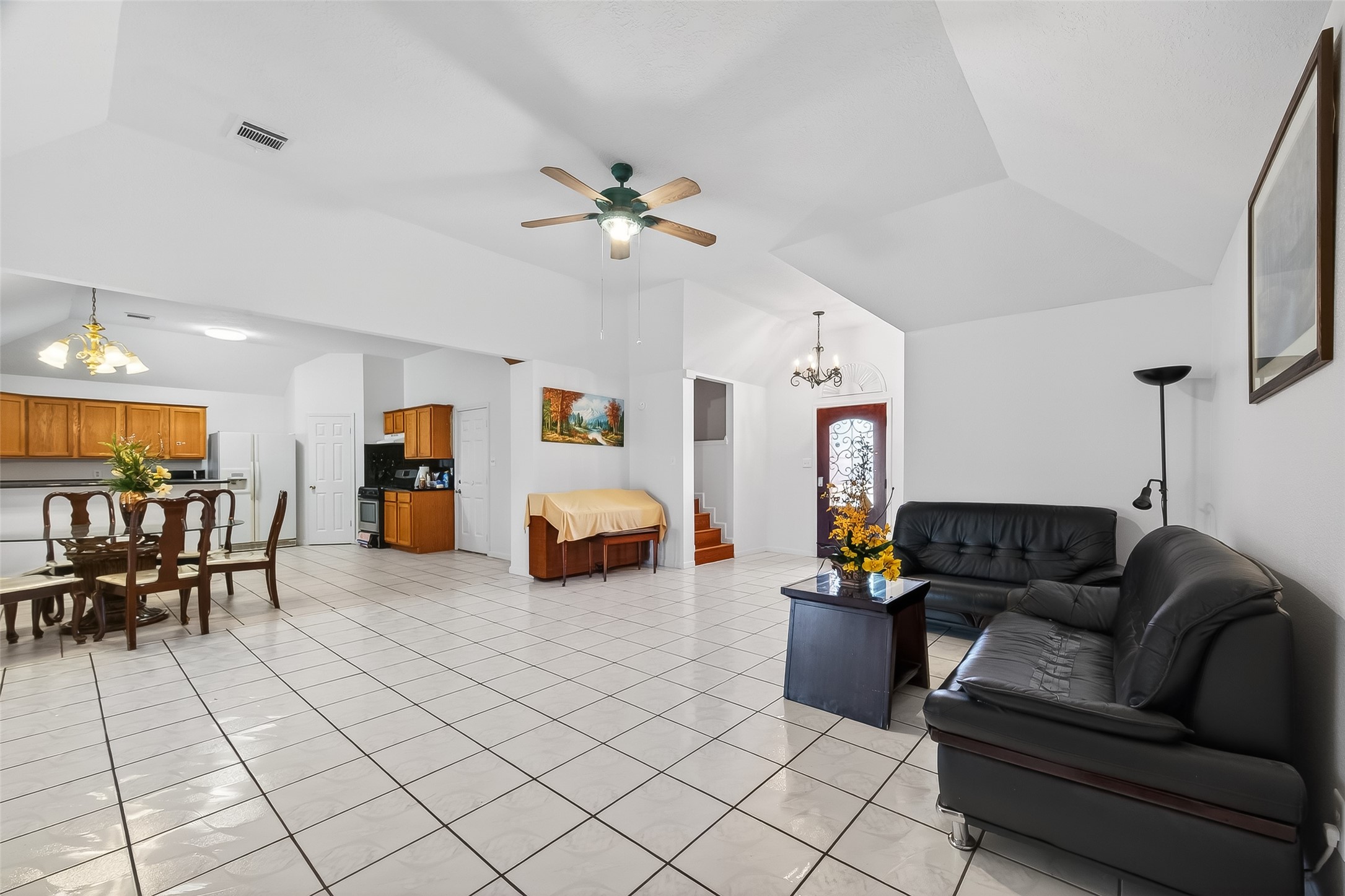 9927 Glenkirk Drive Property Photo 4