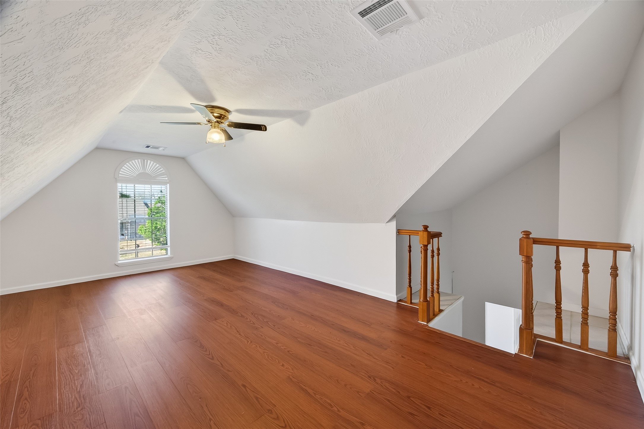 9927 Glenkirk Drive Property Photo 16