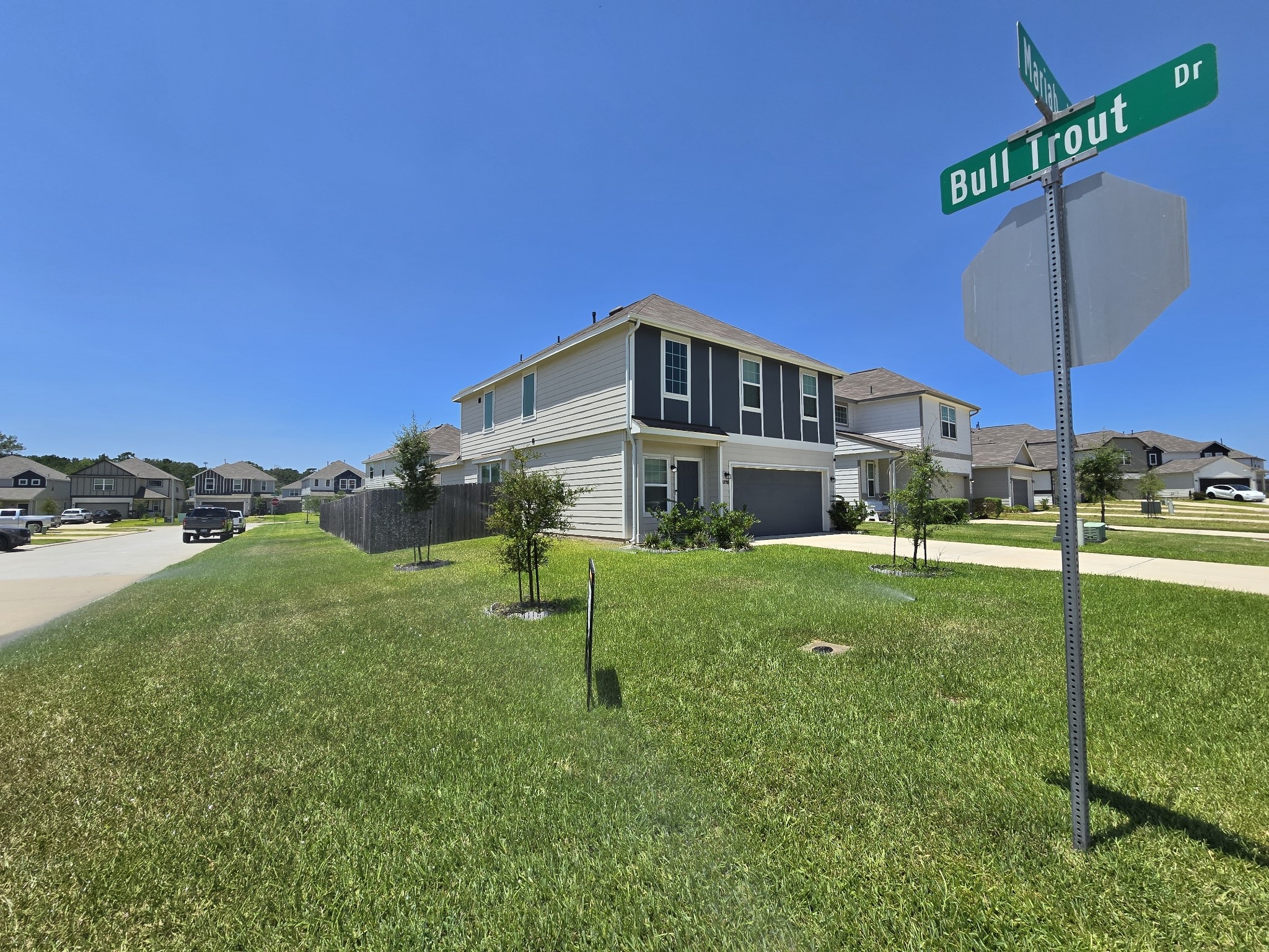 13703 Mariah Drive Property Photo 2