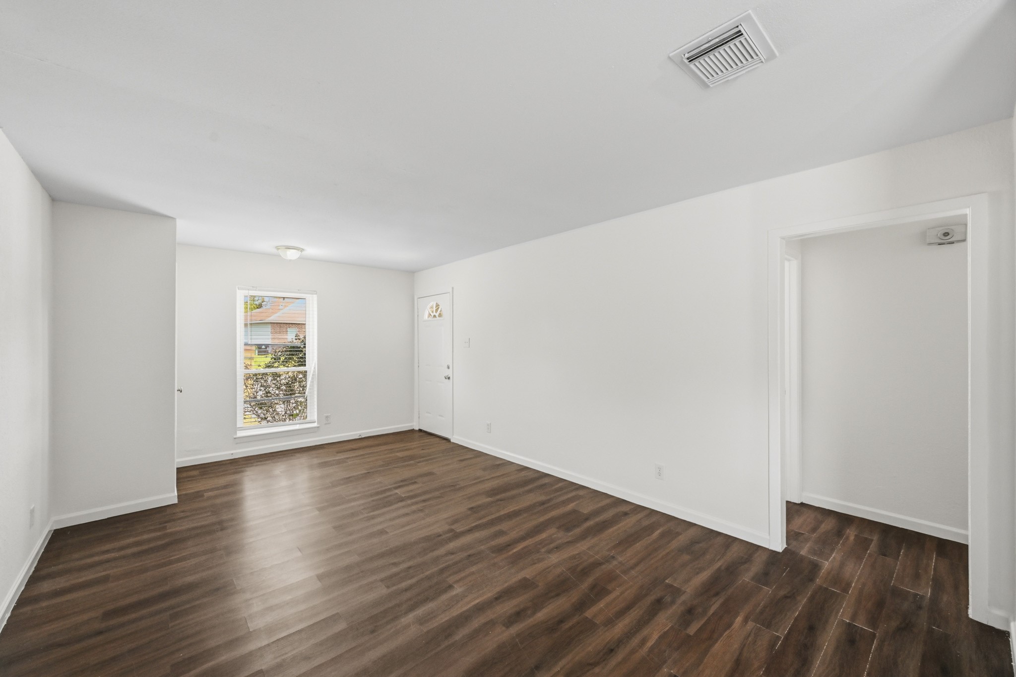 7303 Housman B Property Photo 5