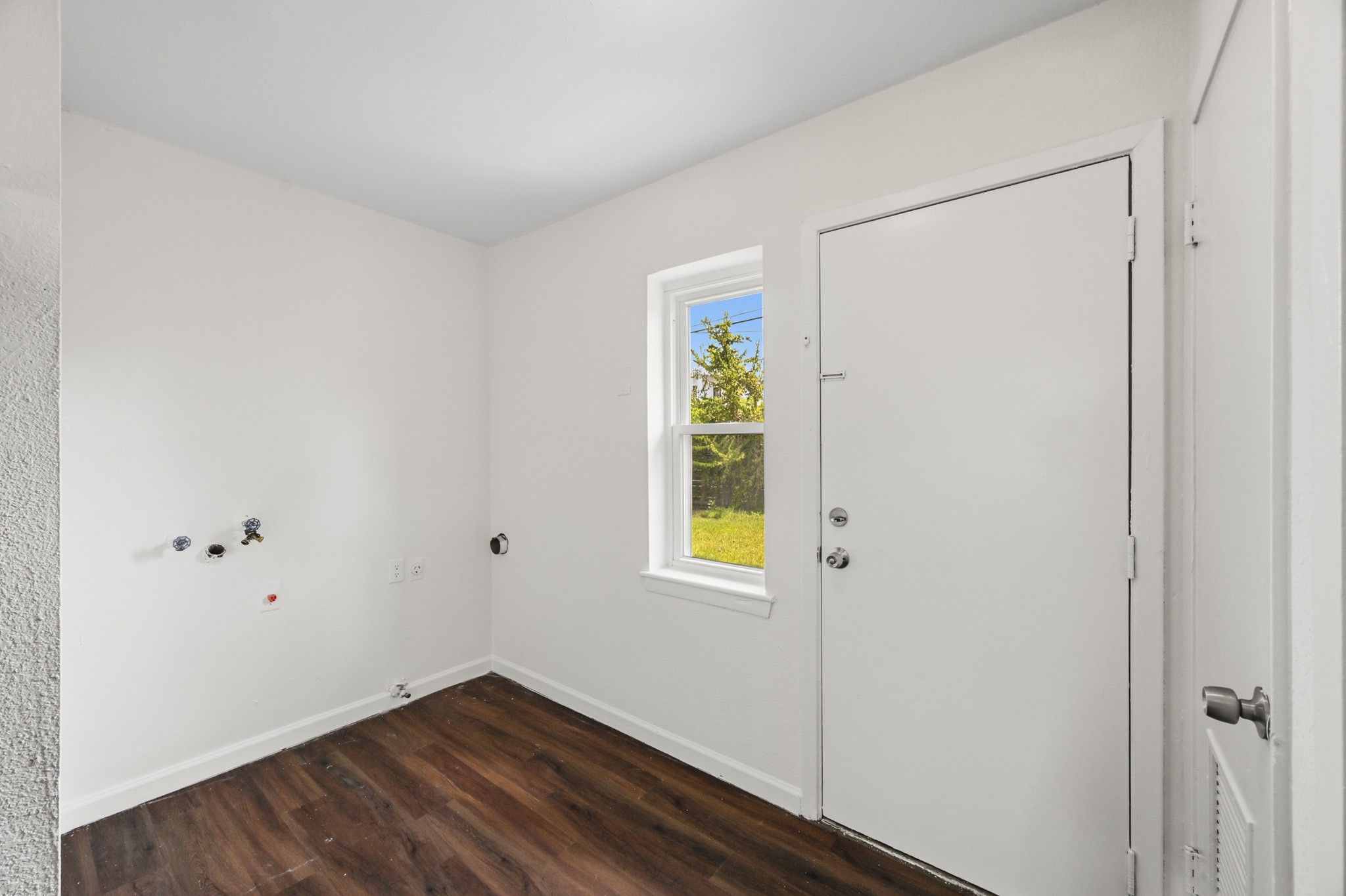 7303 Housman B Property Photo 7