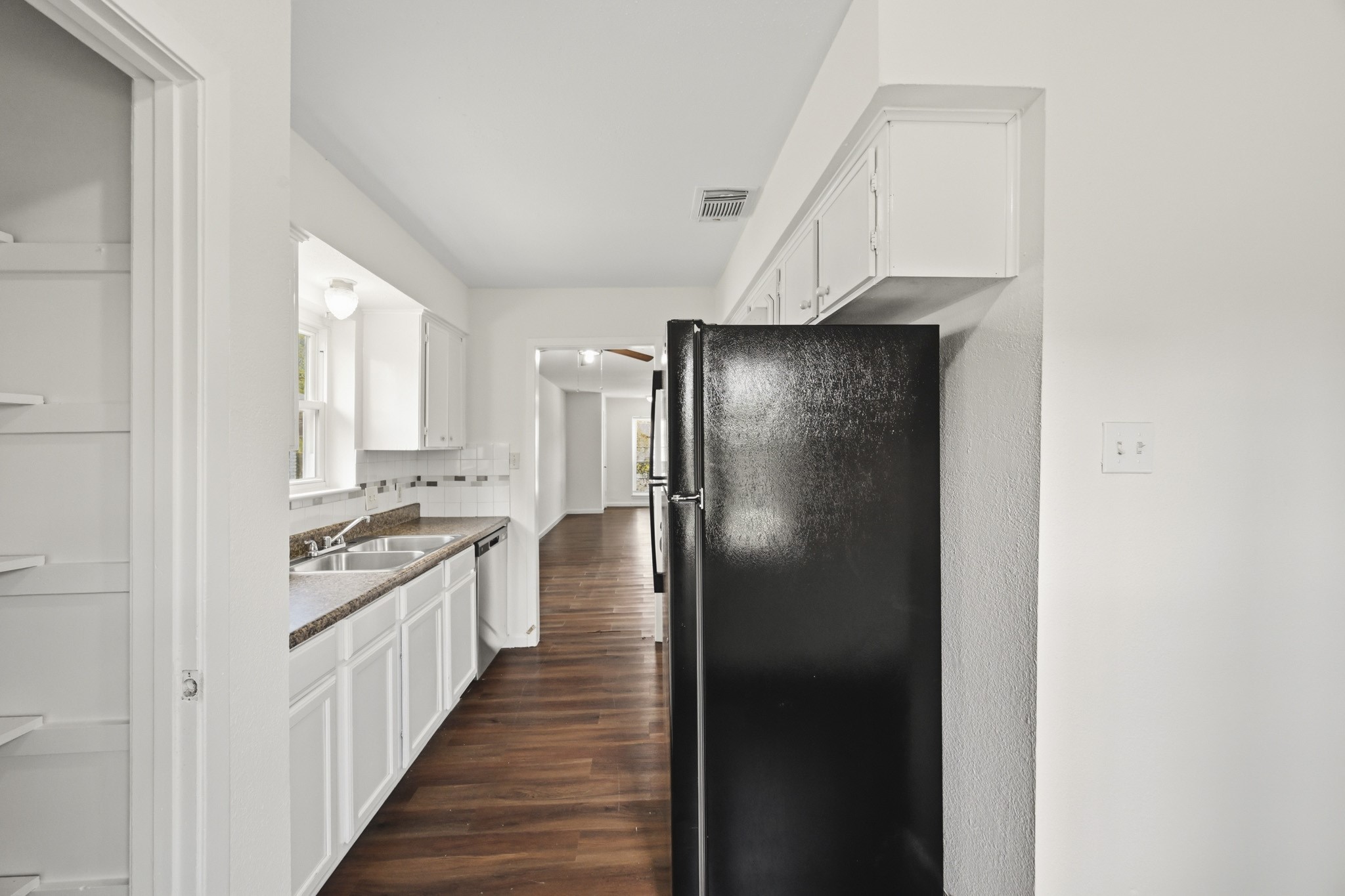 7303 Housman B Property Photo 9