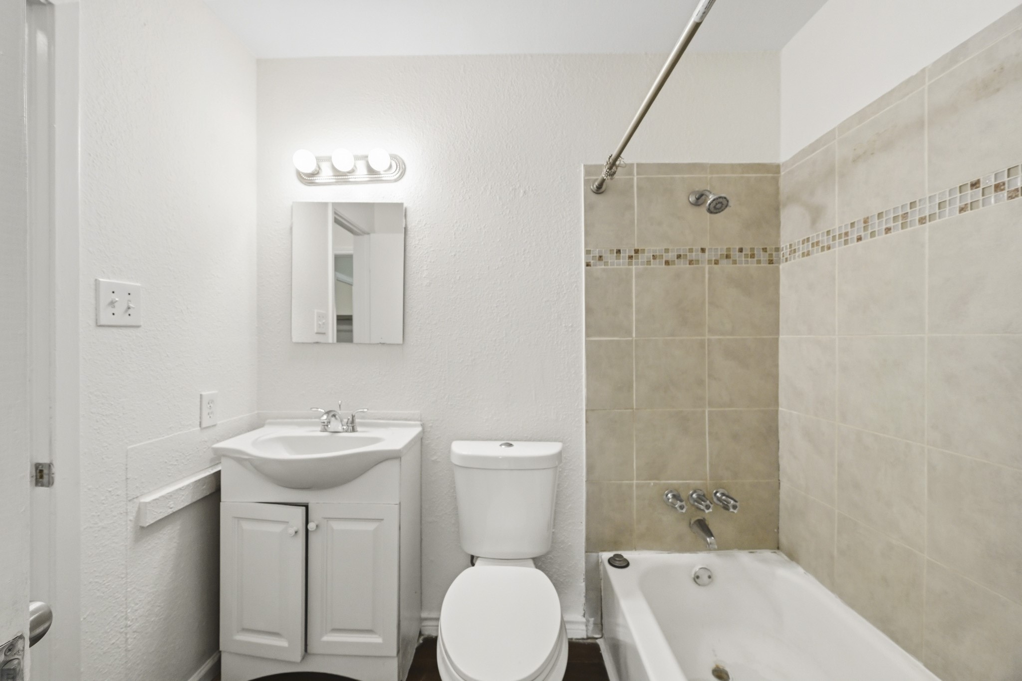 7303 Housman B Property Photo 17