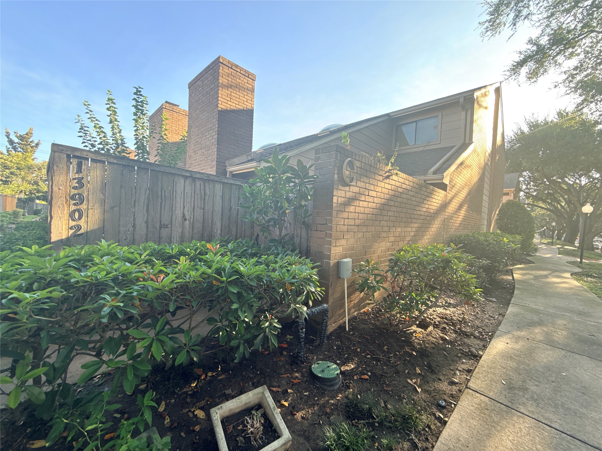 13902 Hollowgreen Drive 27 Property Photo 1