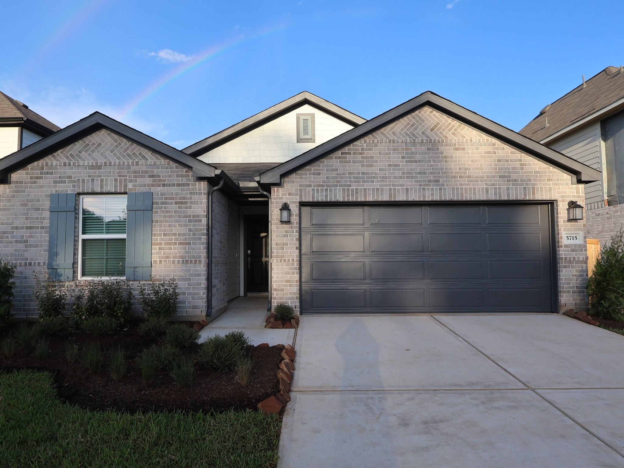 5715 Sunland Trail Property Photo 1