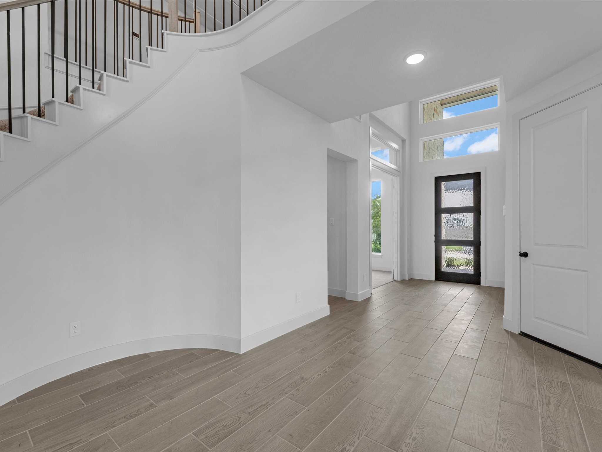 16407 Cat Court Property Photo 16