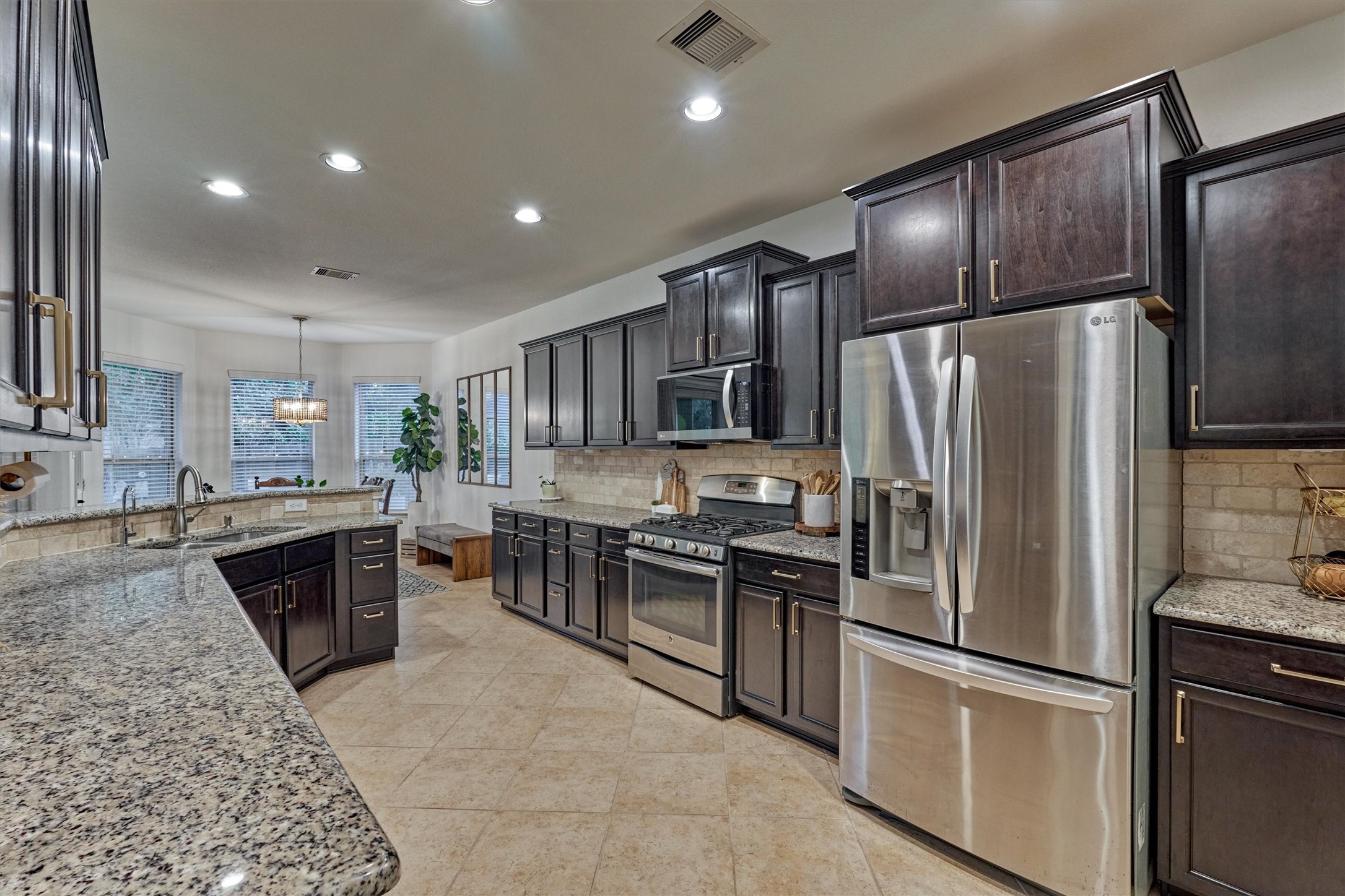 137 Jaxxon Pointe Drive Property Photo 13