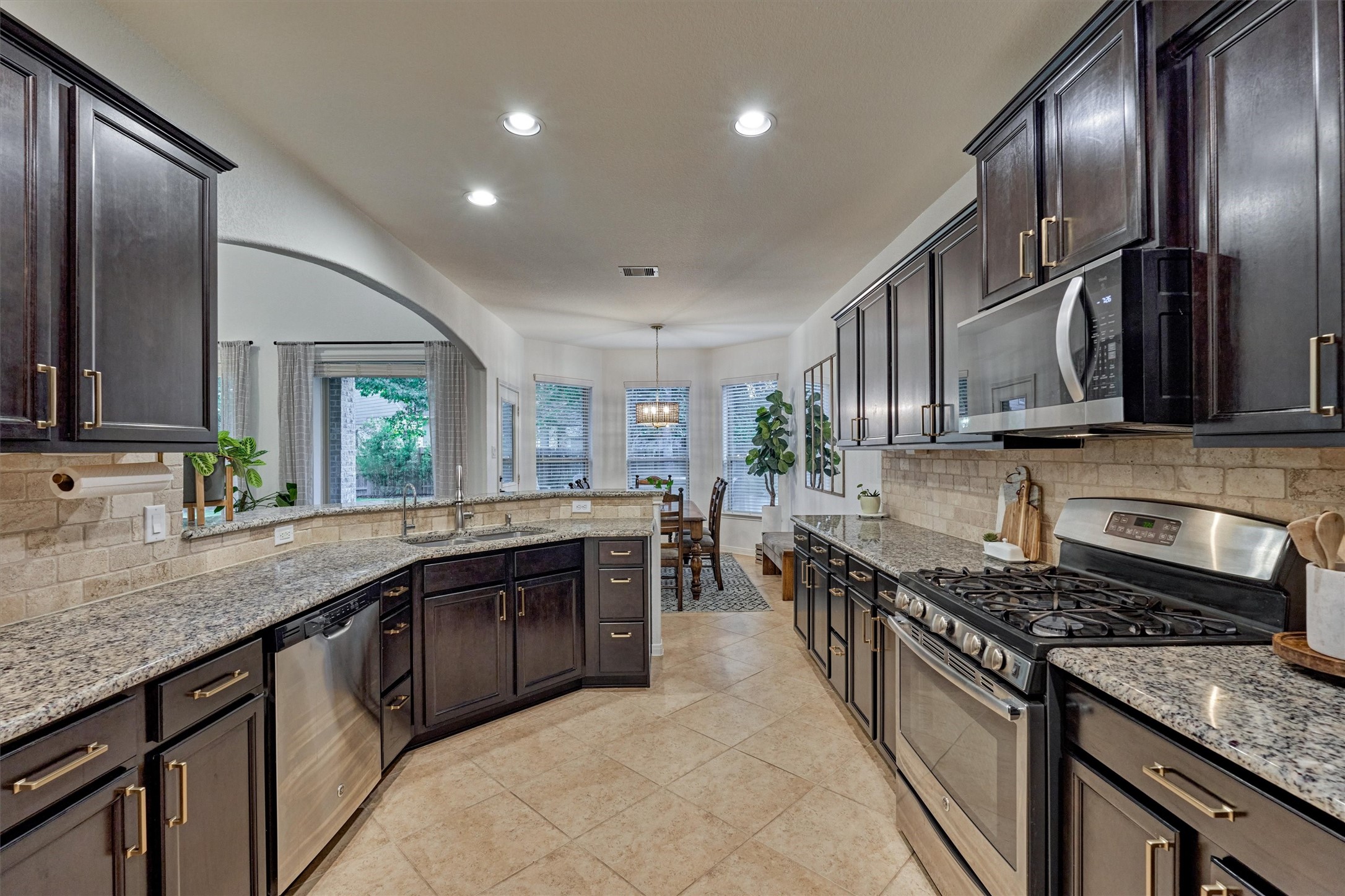 137 Jaxxon Pointe Drive Property Photo 14