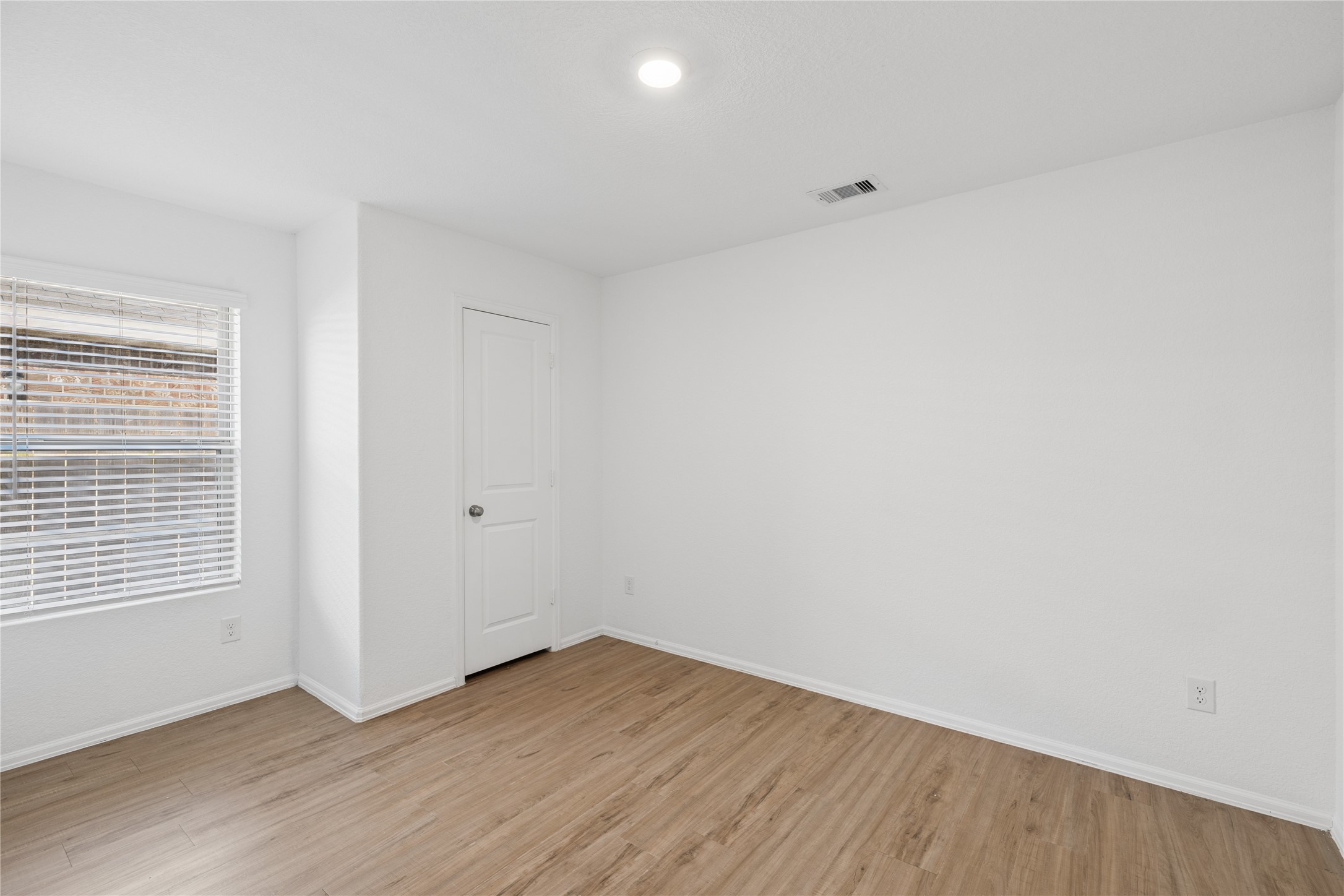 27006 Winward Creek Trail Property Photo 13