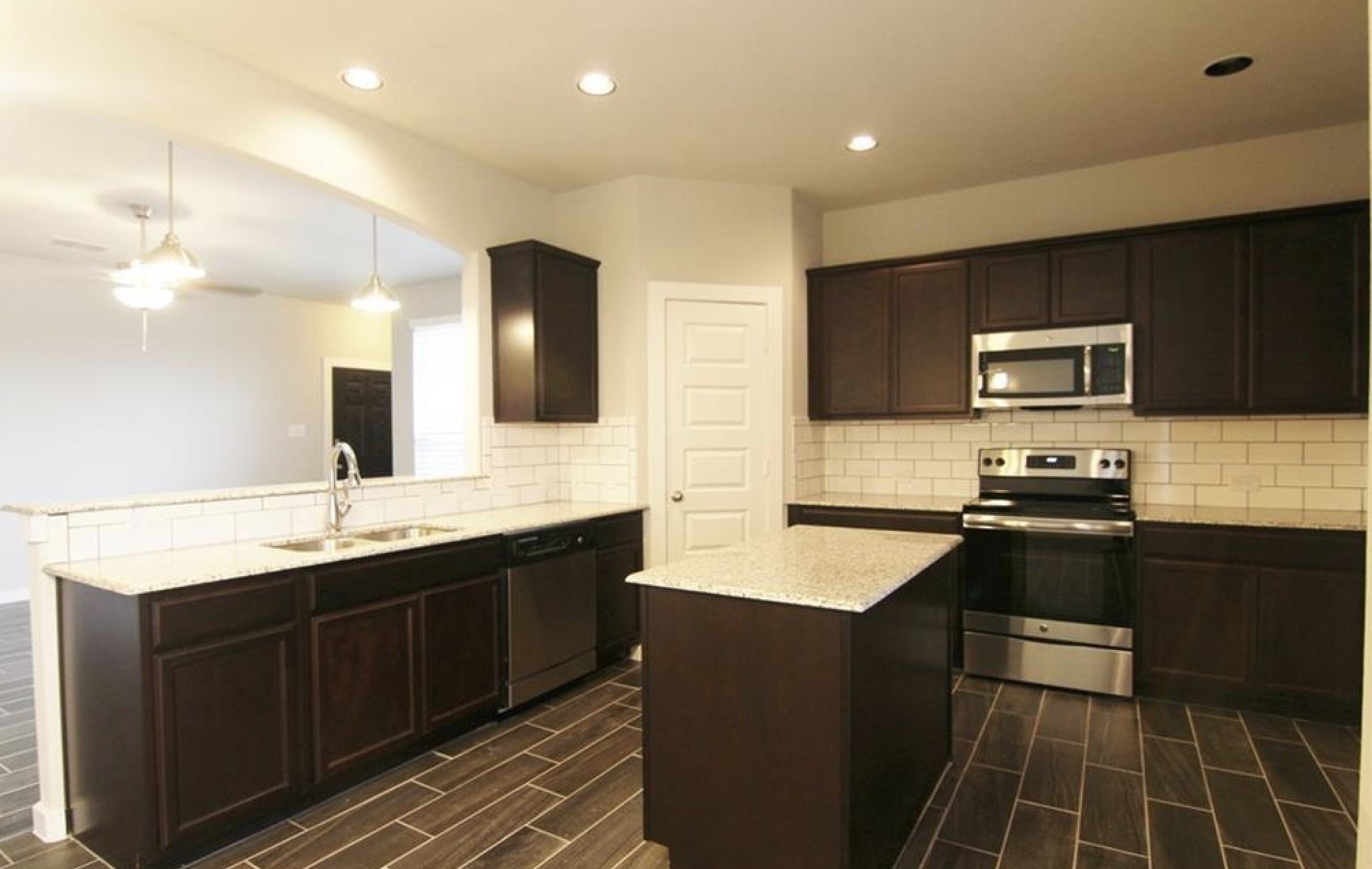 117 Wickersham B Property Photo 4