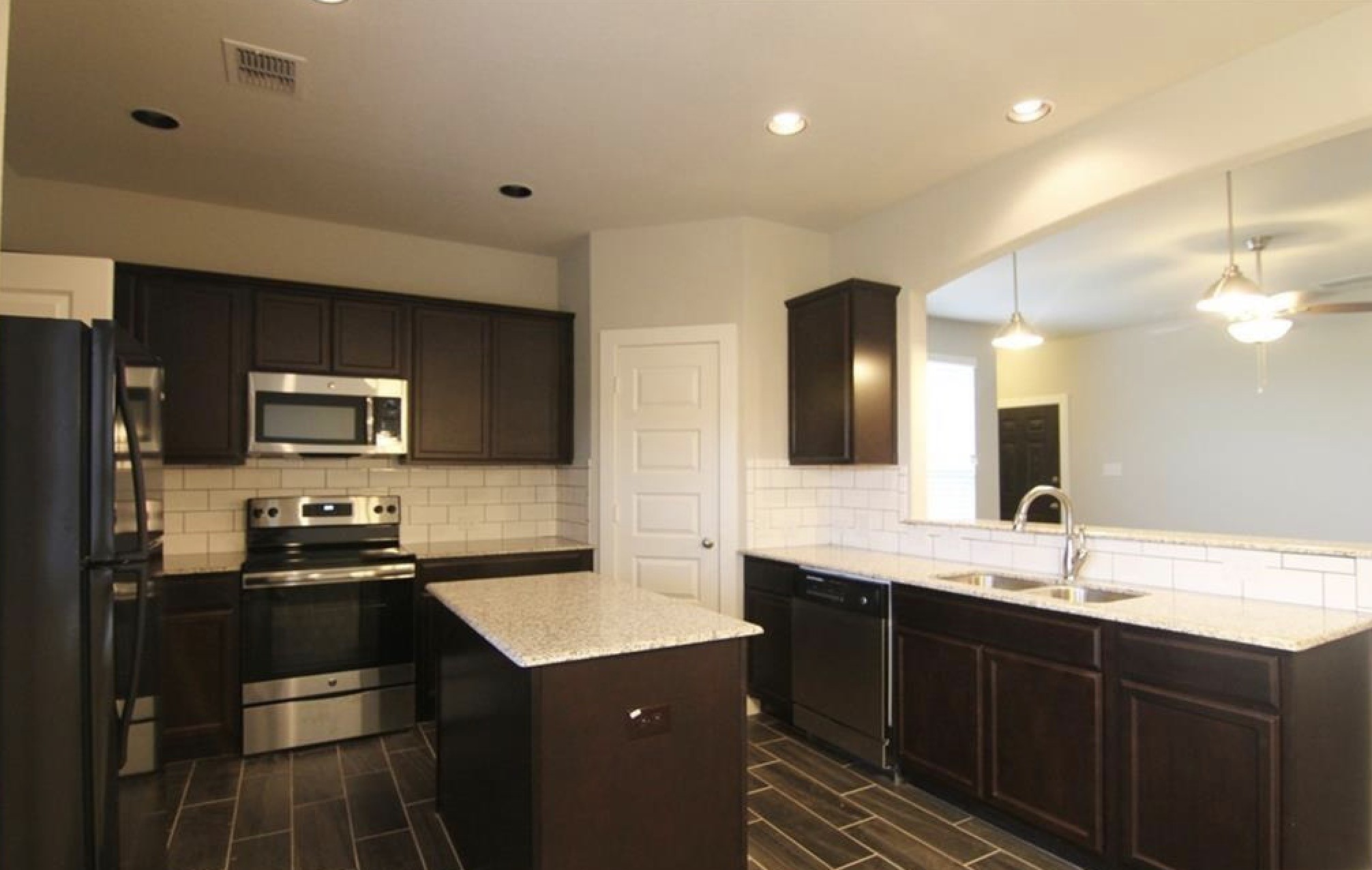 117 Wickersham B Property Photo 5