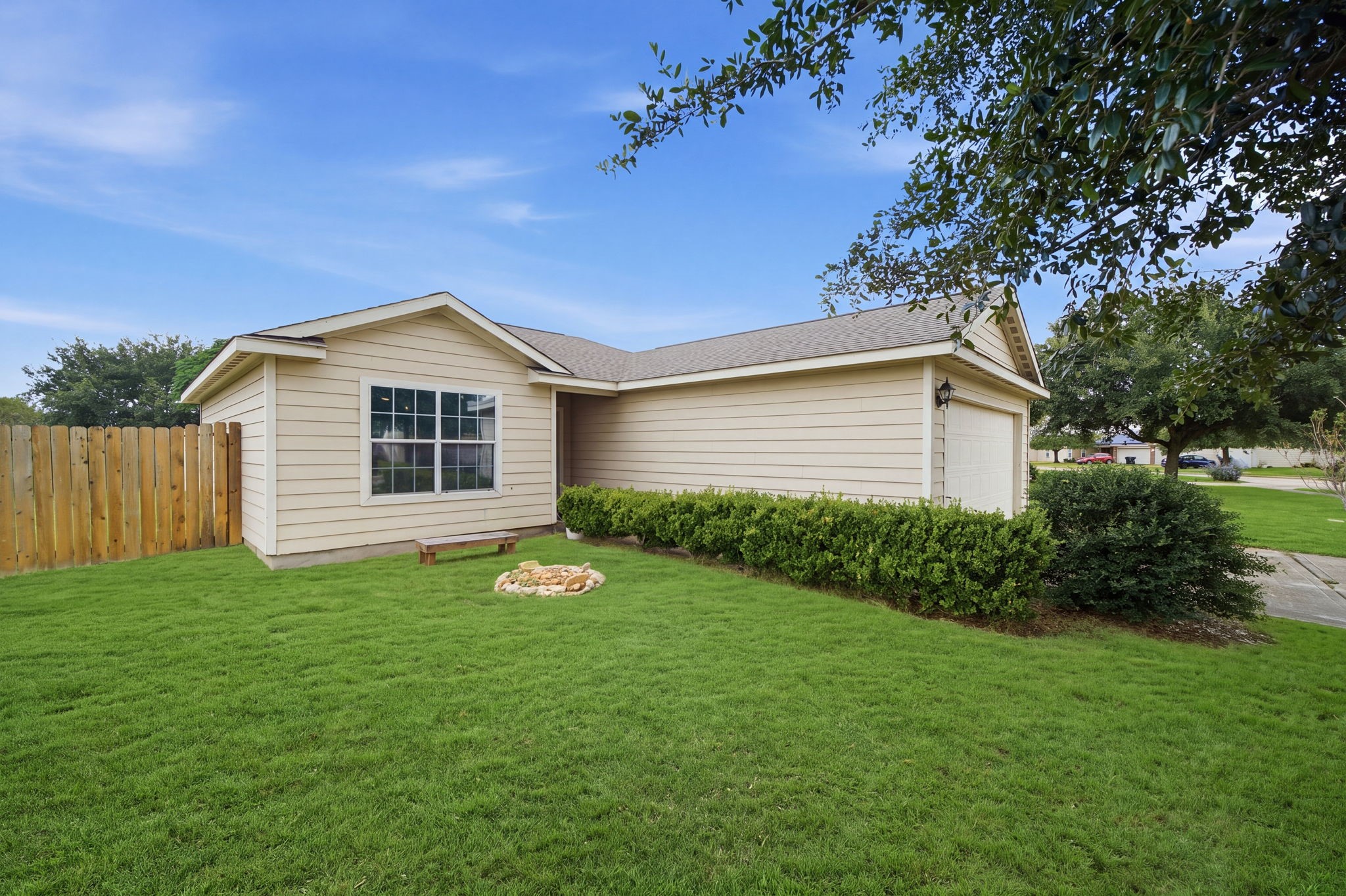 6834 Rambling Brook Lane Property Photo 2