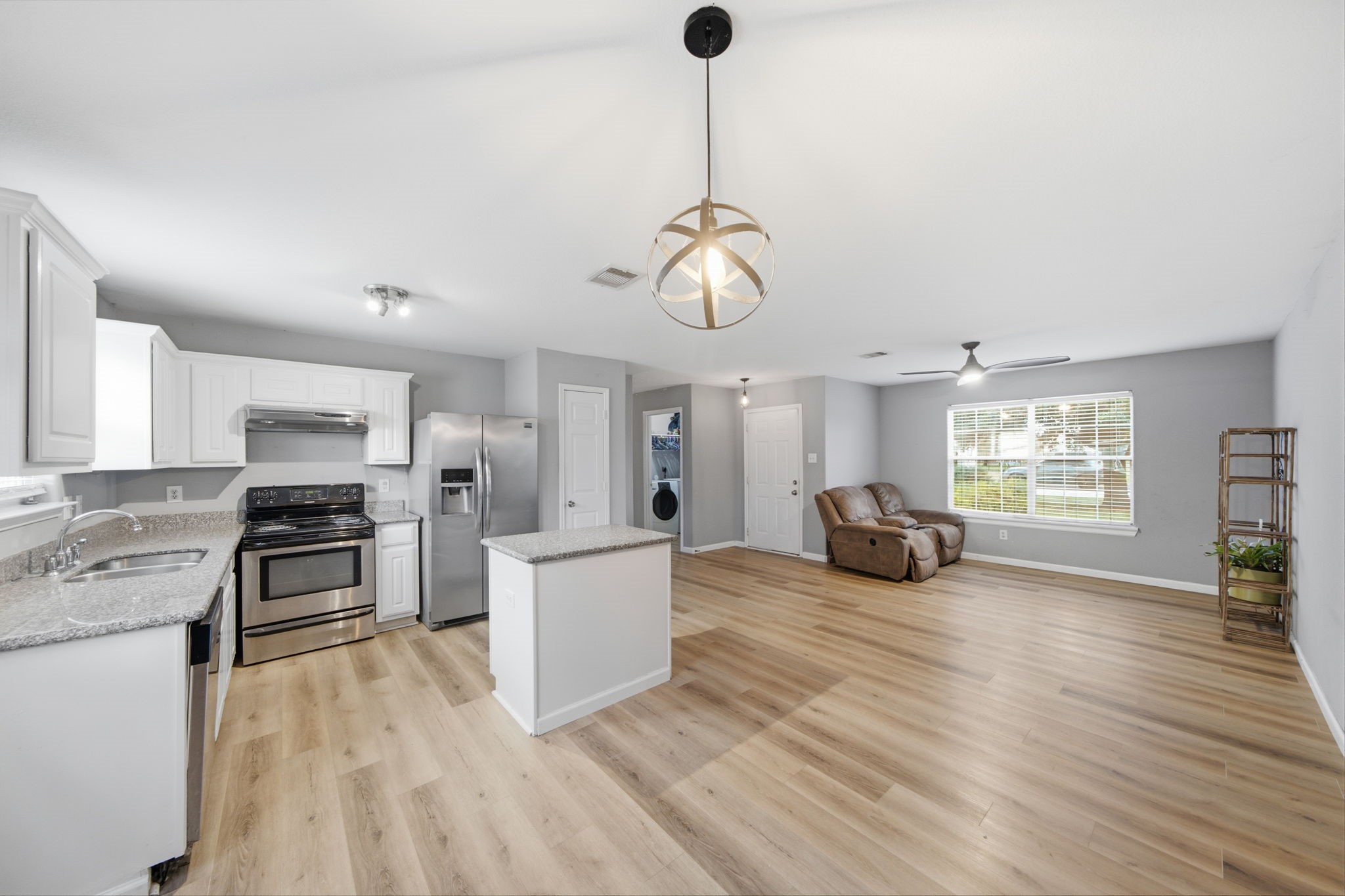 6834 Rambling Brook Lane Property Photo 3