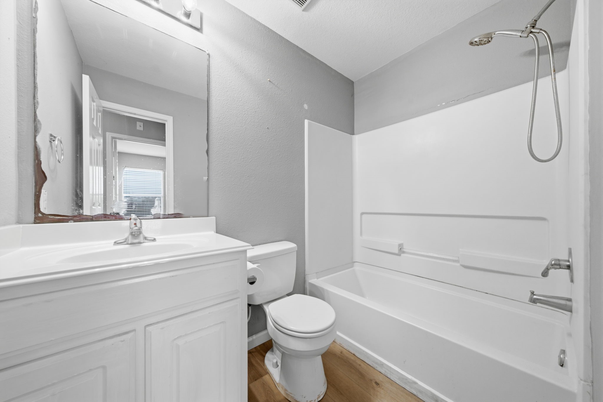 6834 Rambling Brook Lane Property Photo 8