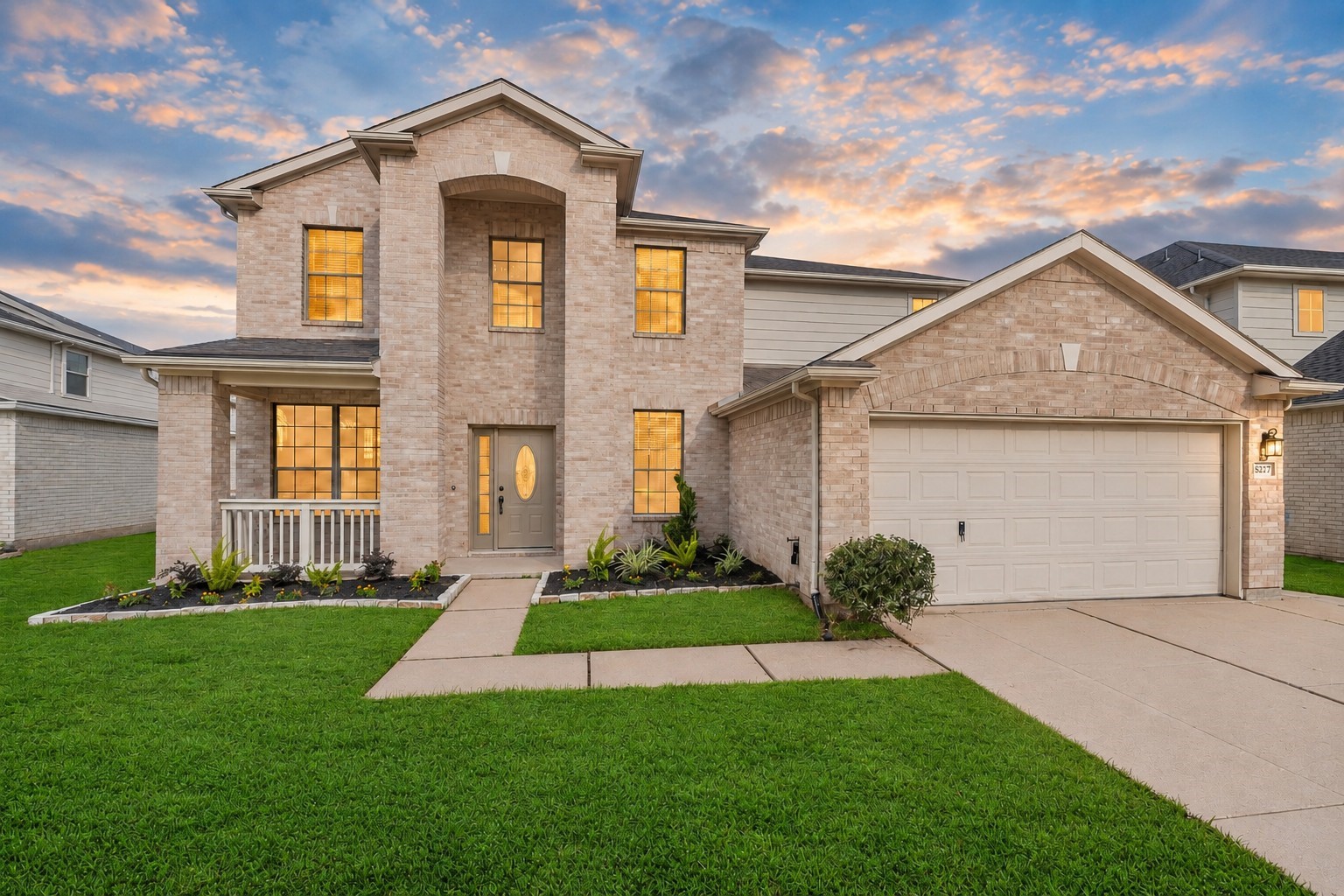 5227 Meadow Canyon Drive Property Photo 1