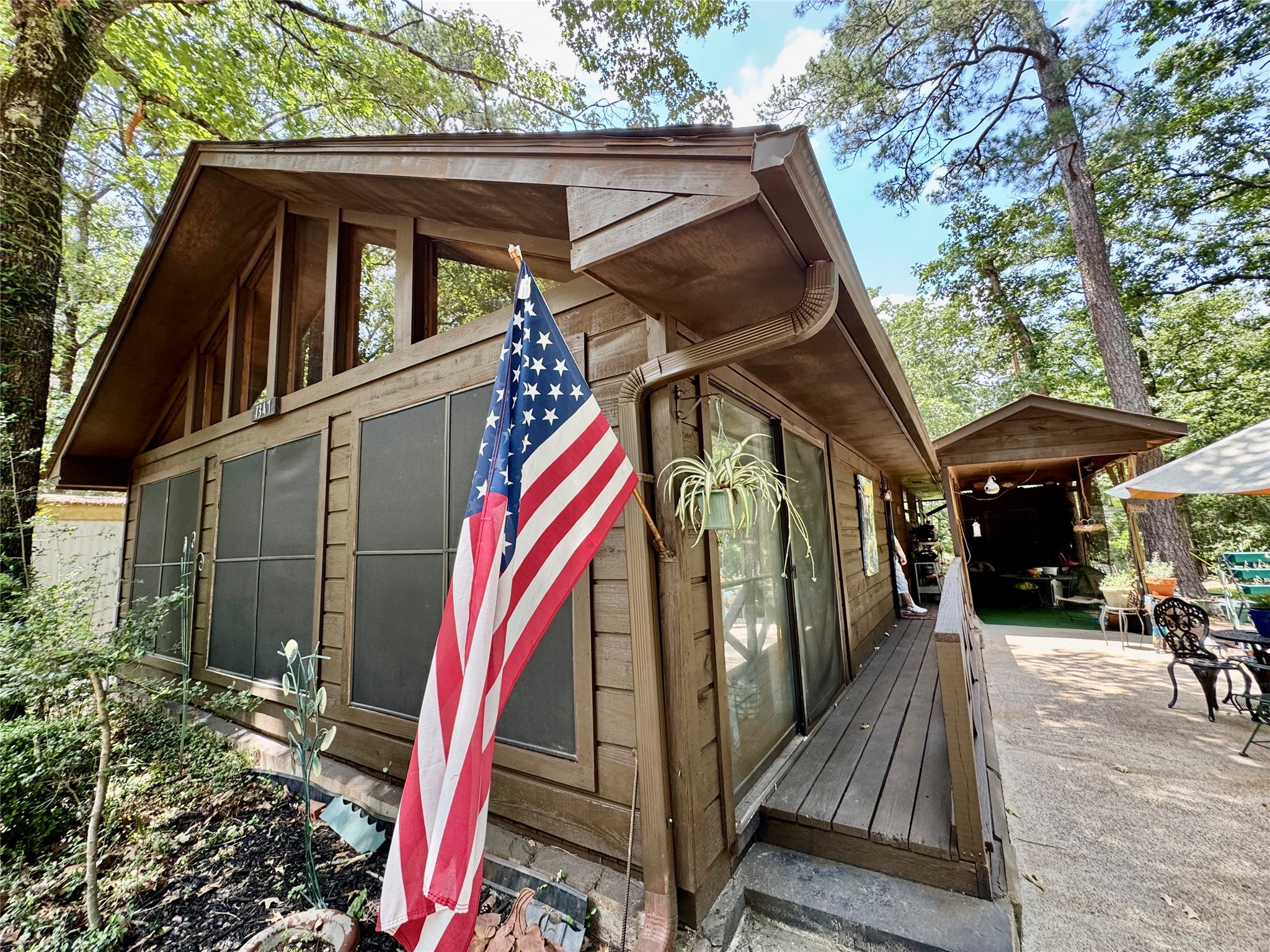1347 Cardinal Lane Property Photo 3