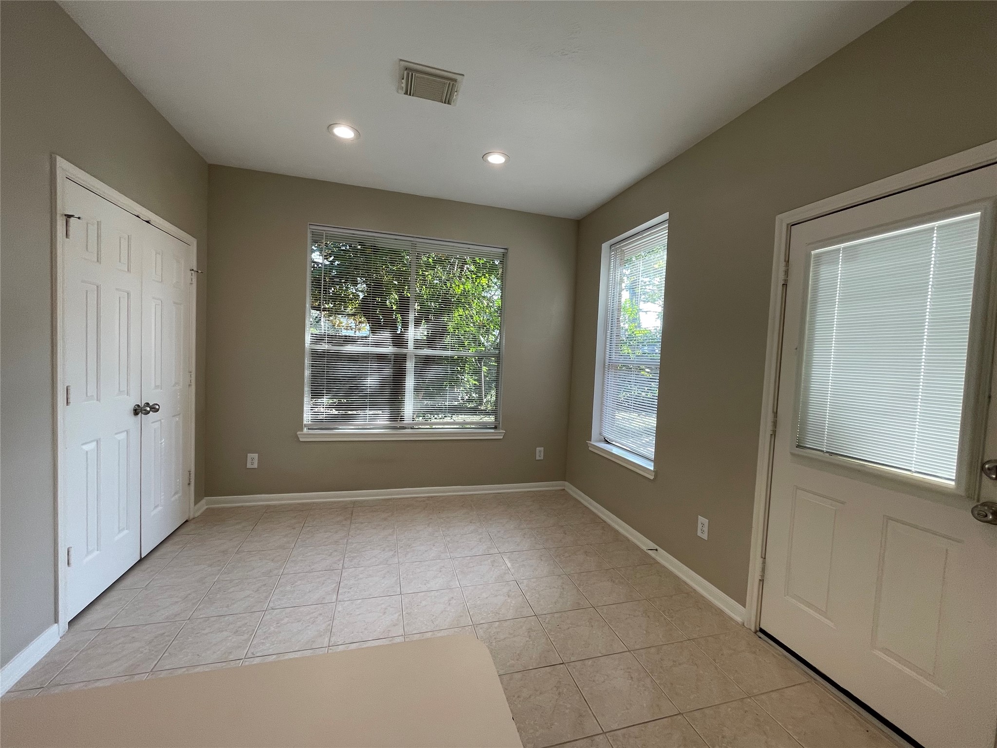 23738 River Place Drive Property Photo 11
