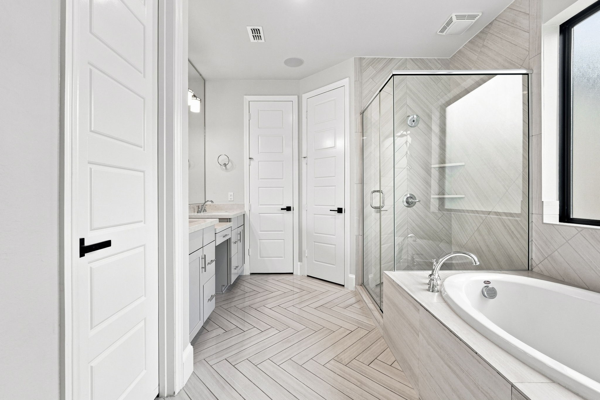 15026 Joe Lair Drive Property Photo 23