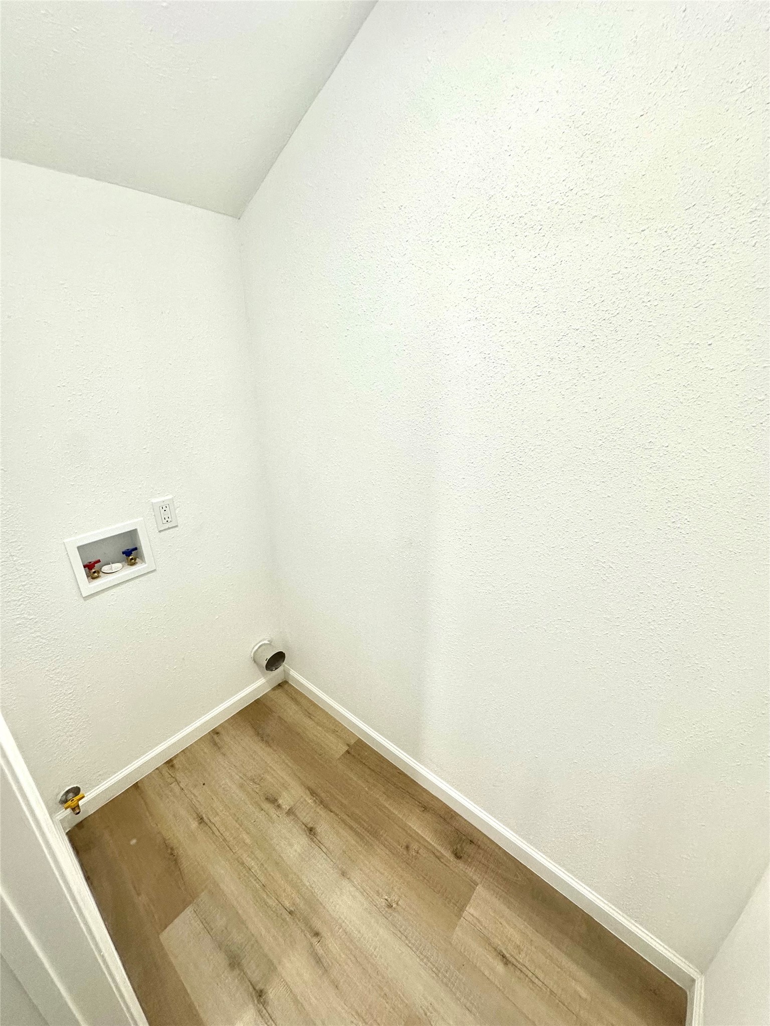 32 Farrell Street C Property Photo 5