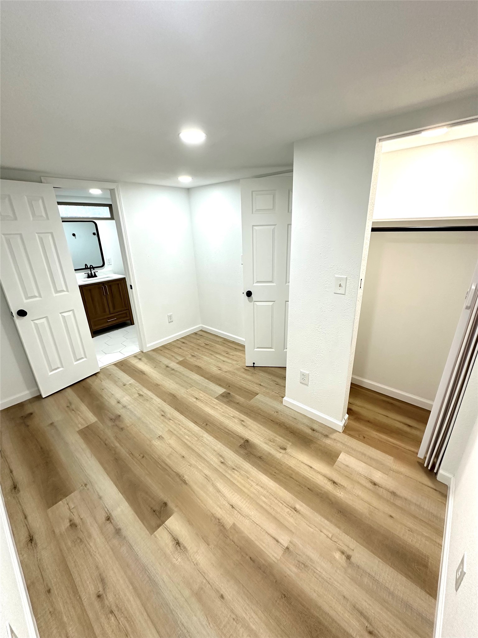 32 Farrell Street C Property Photo 10