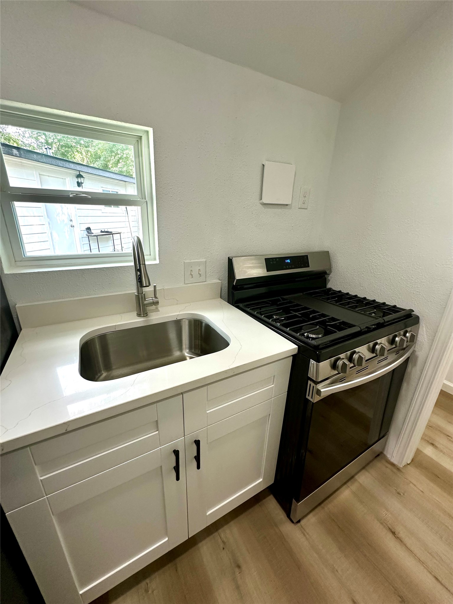 32 Farrell Street C Property Photo 13