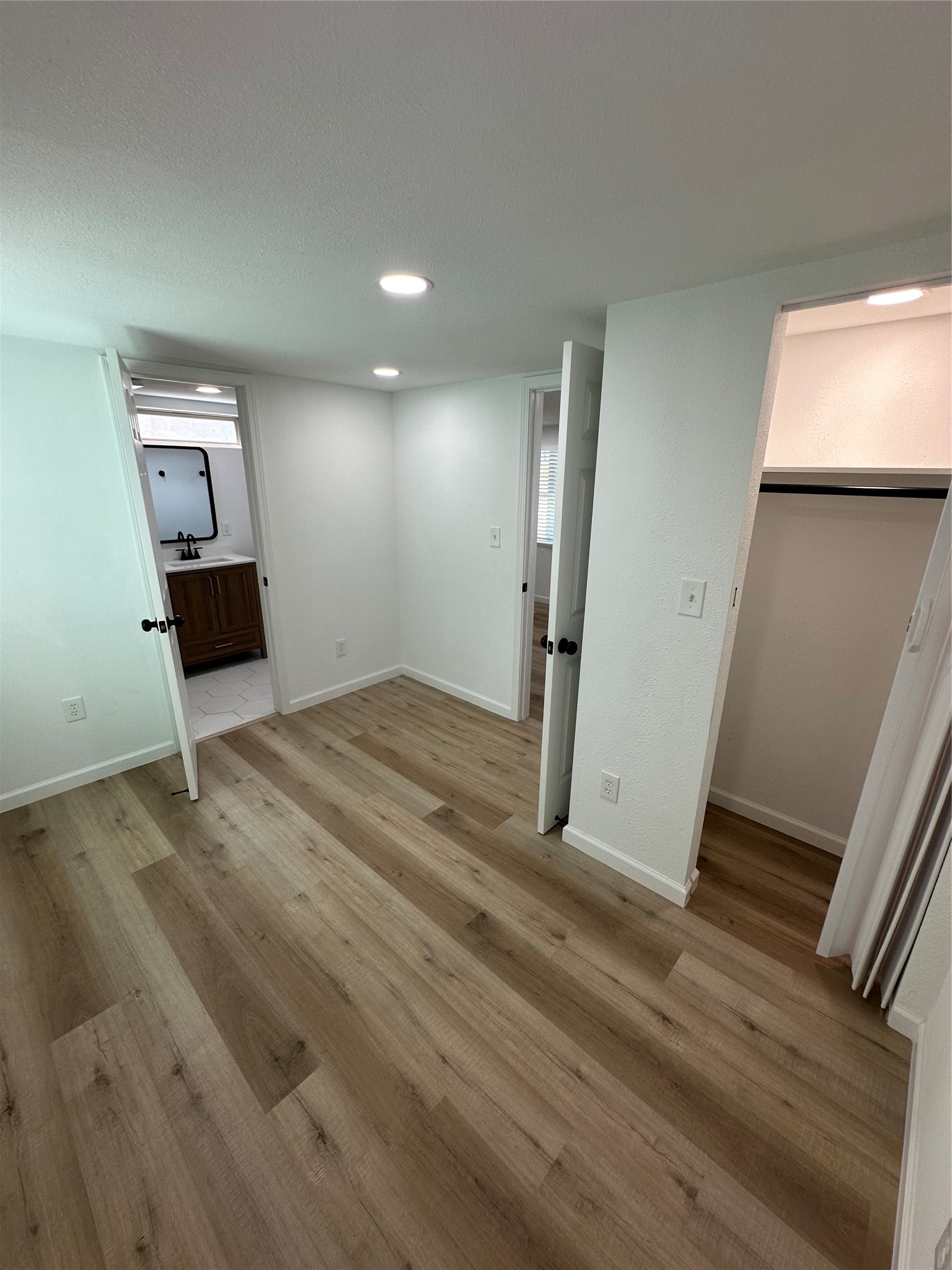 32 Farrell Street C Property Photo 20