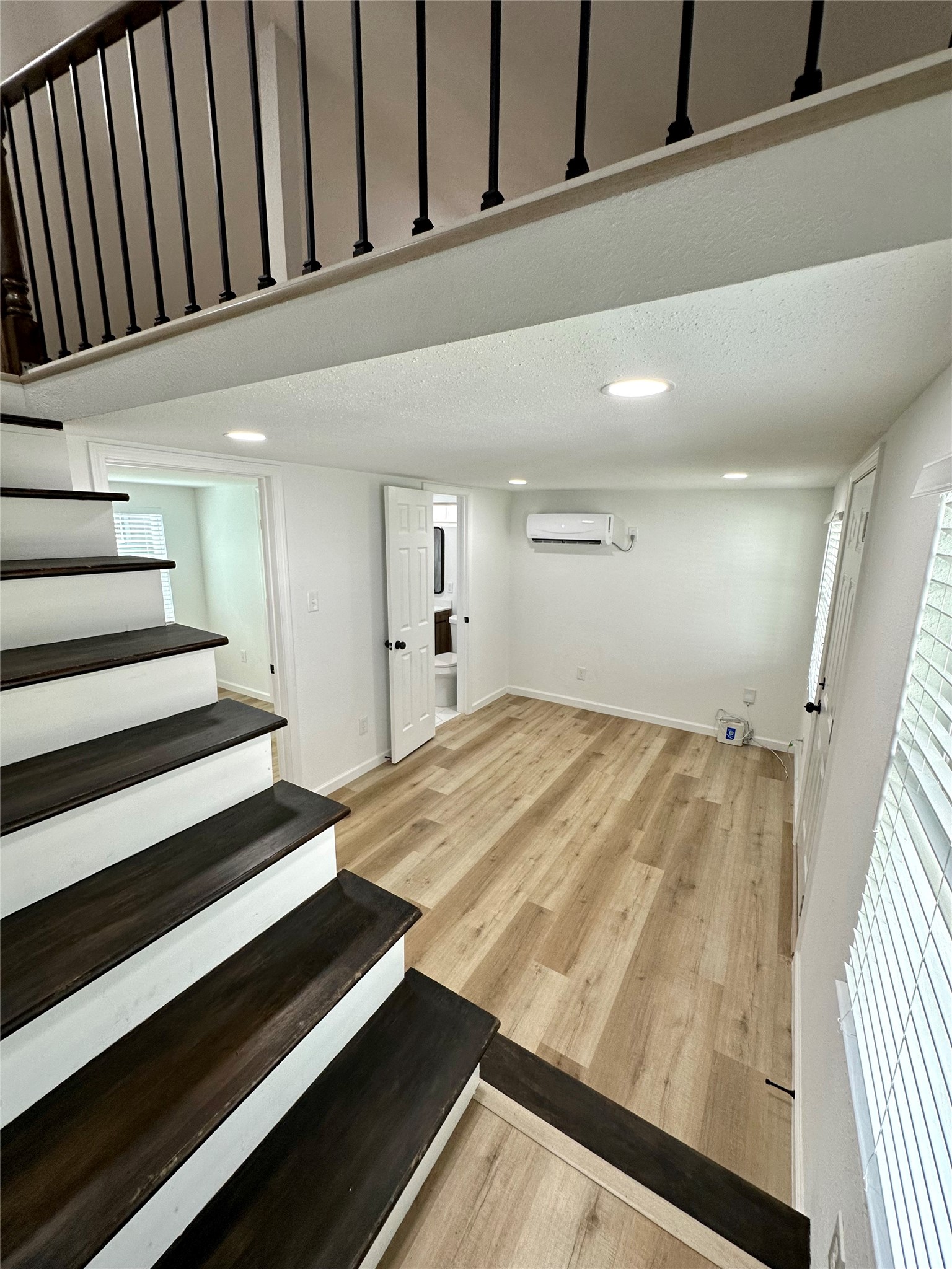 32 Farrell Street C Property Photo 23